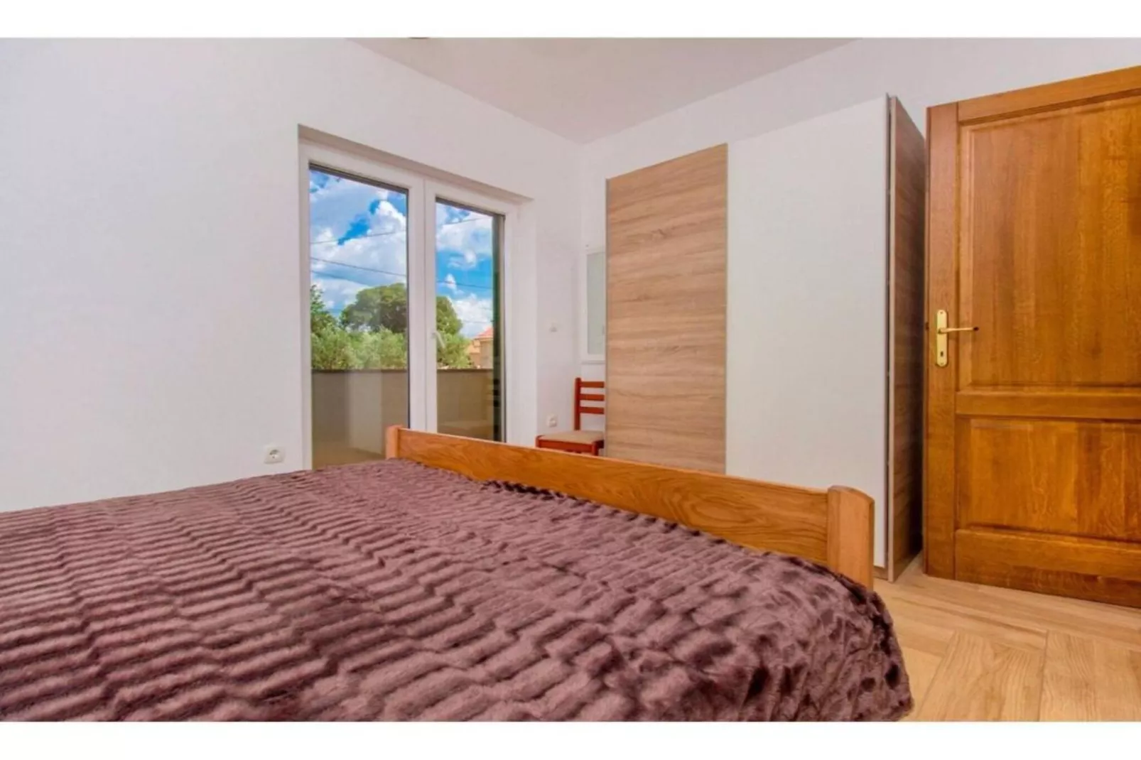 Villa Dalmacija Four Bedroom Villa with the pool-Slaapkamer