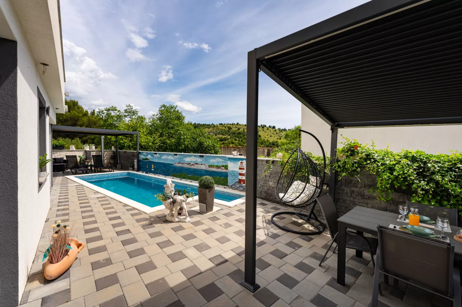 Apartment Nikita with private pool-Zwembad