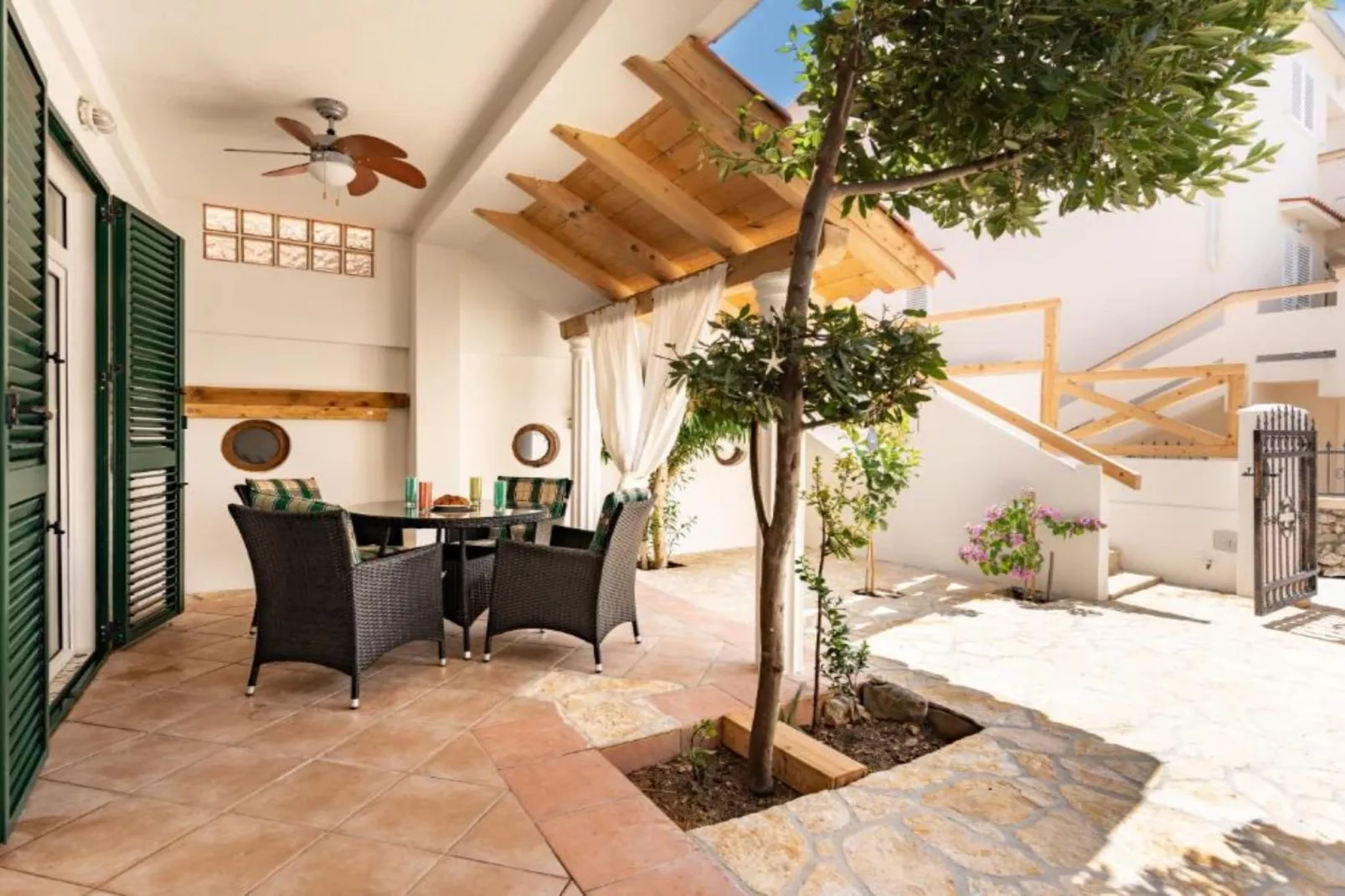 Apartment Verde Blu - Two Bedroom Apartment With Terrace And Garden View