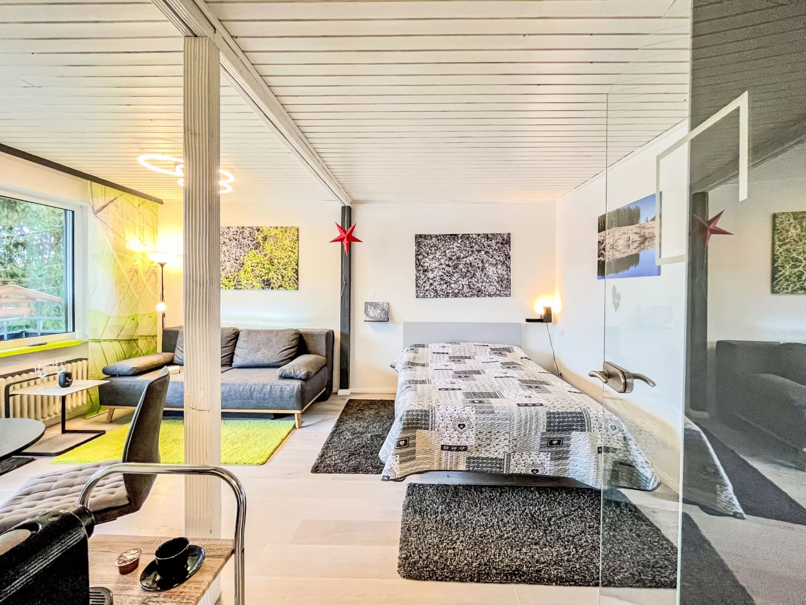 Sonnige Aussichten-Binnen