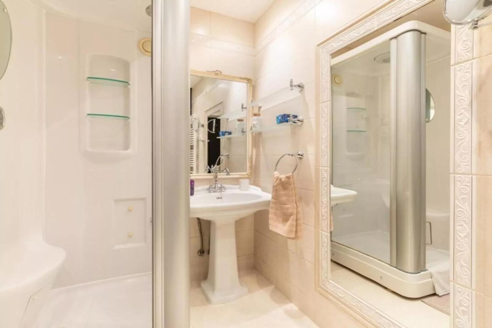 Zagreb Downtown Luxury Stay – 5th Element - Two Bedroom Penthouse-Badkamer