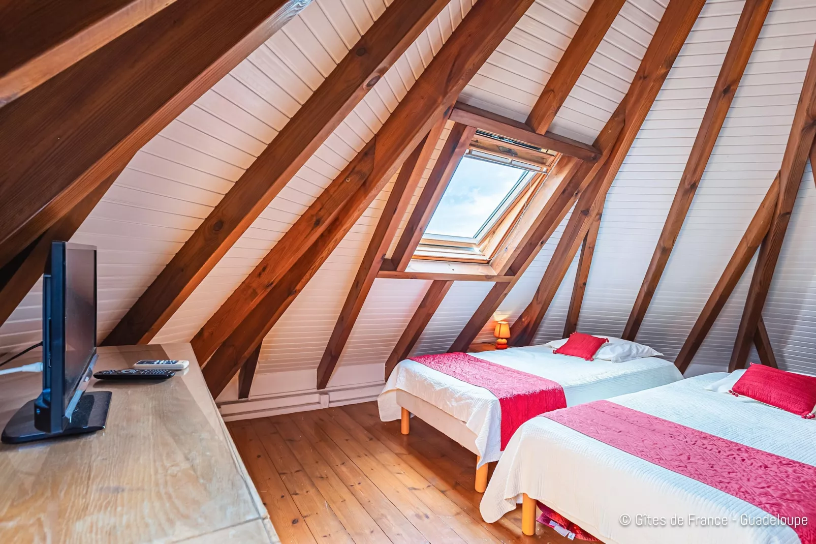 Paradise Bay Bungalow cosy bord de mer et piscine-Slaapkamer