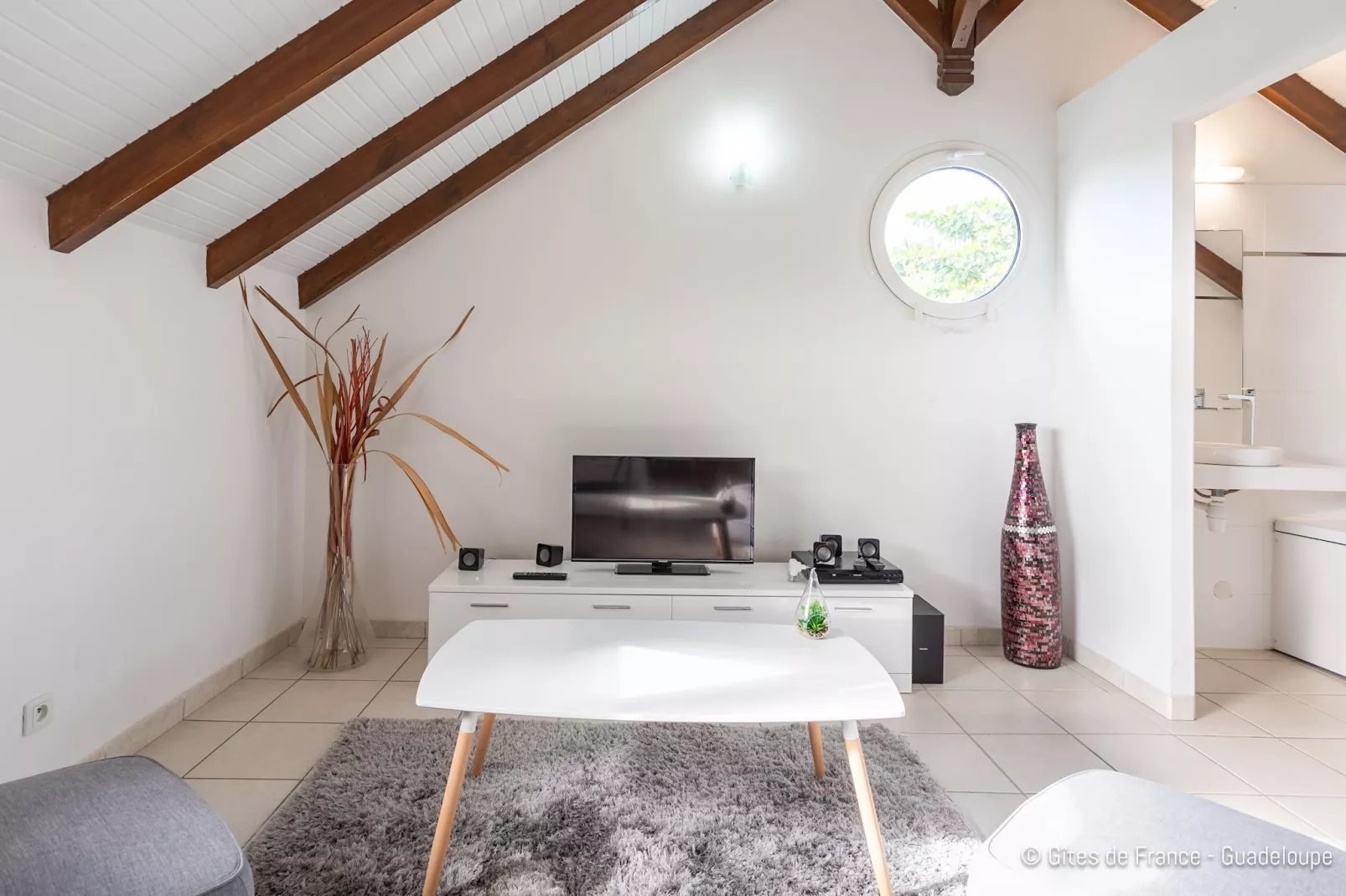 Paradise Bay Villa standing avec vue sur mer Non Remboursable-Woonkamer