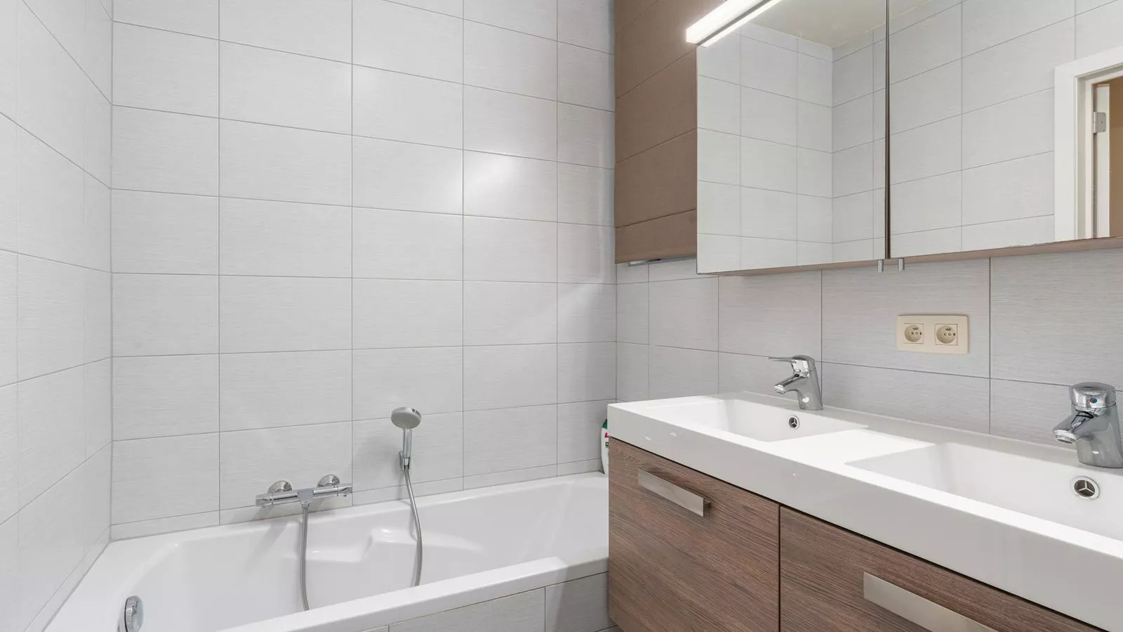 Zeetrapper - 001-Badkamer