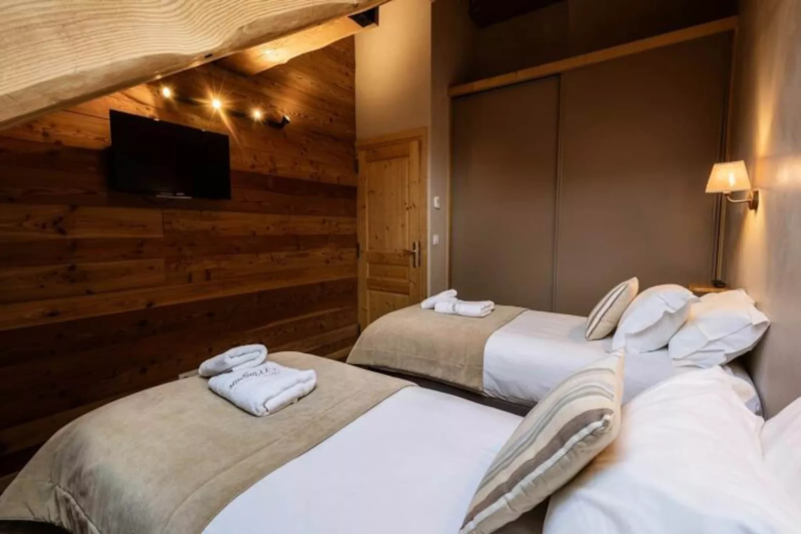 Les Chalets D'adrien-Niet-getagd