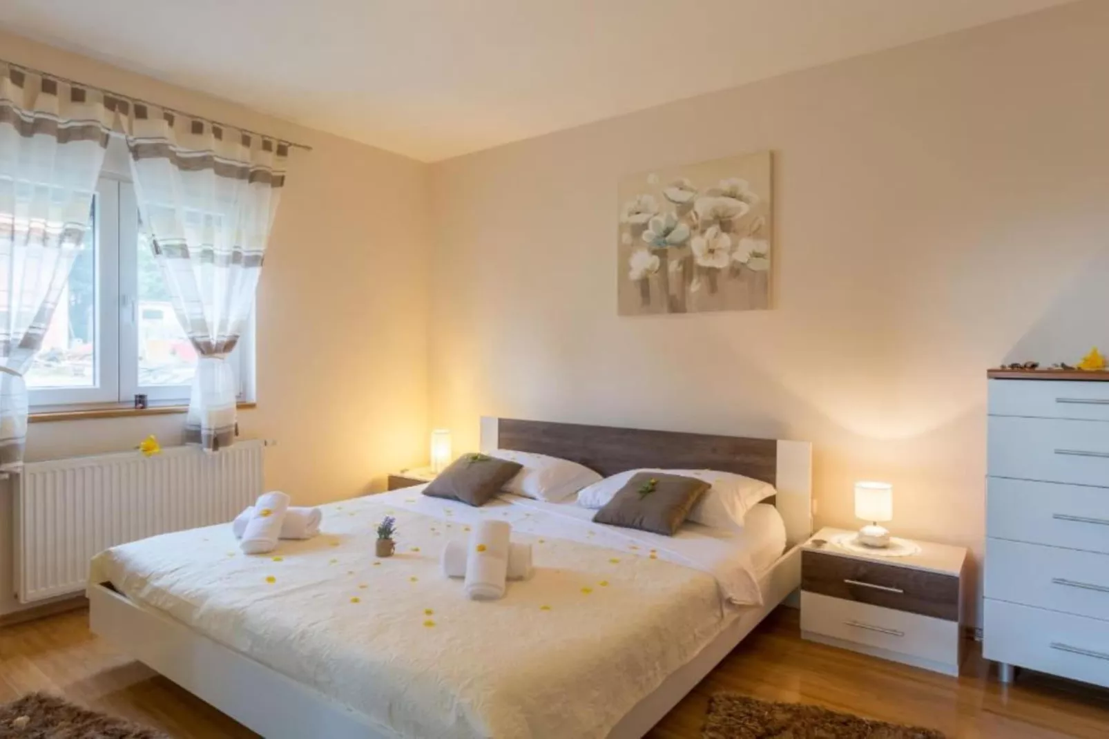 Holiday House BALEN with Swimming Pool - Six Bedroom Holiday House With Pool-Slaapkamer