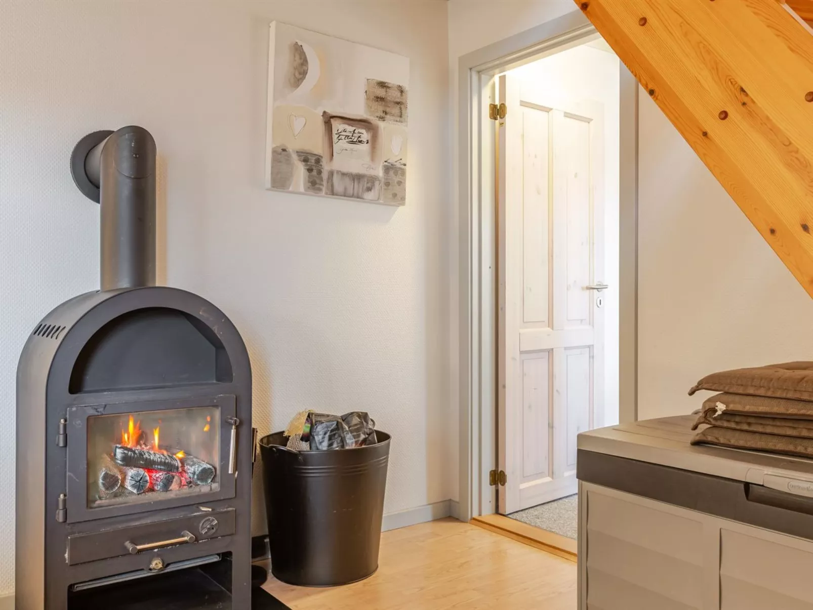 "Arvi" - 100m from the sea-Binnen