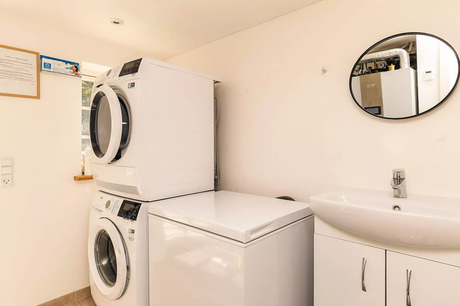 Idyllisch rietgedekt huisje-By Traum-Binnen