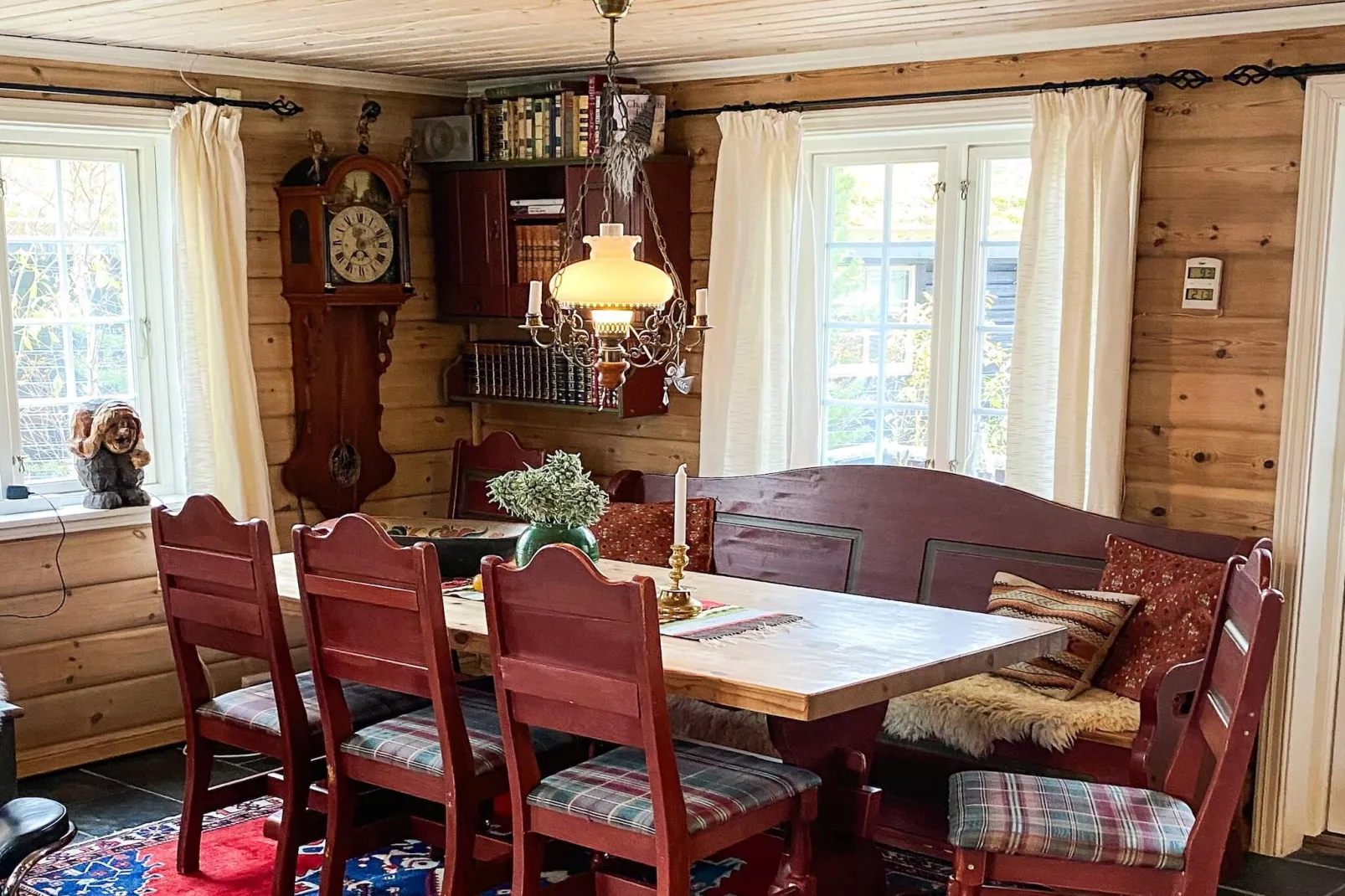 30653-PØLSEBU-Binnen