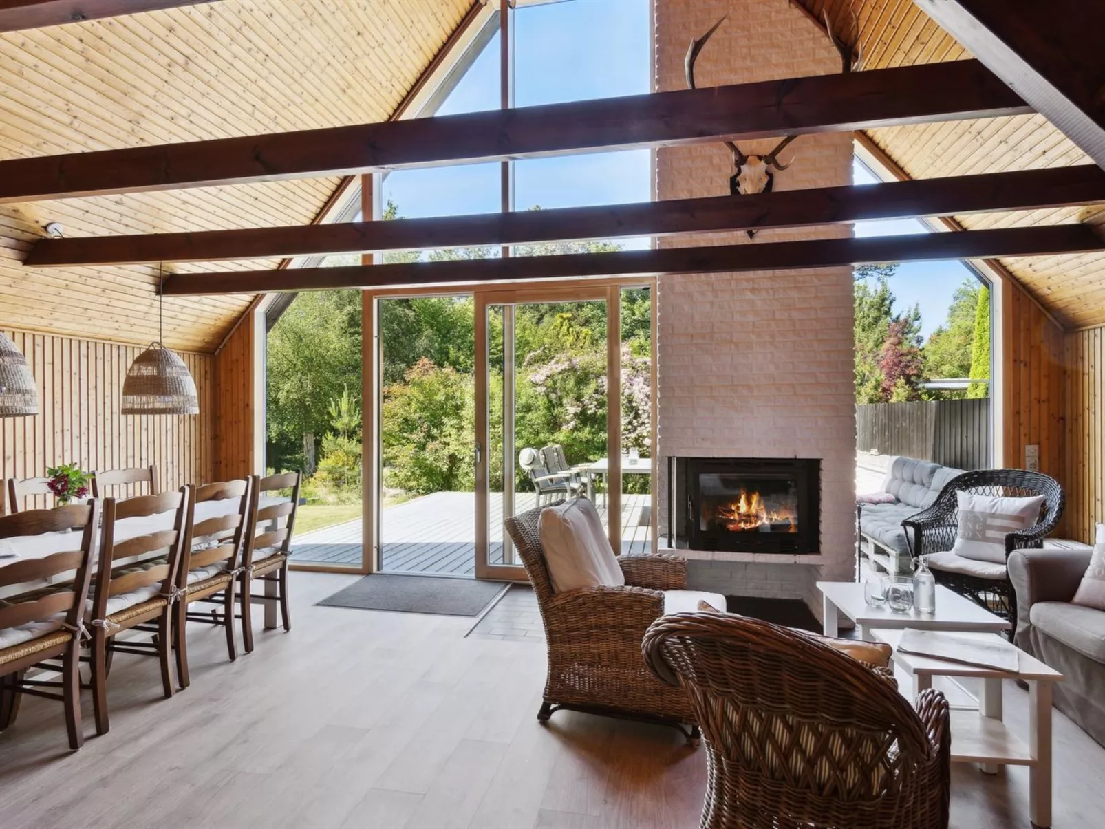 "Anssi" - 300m from the sea-Binnen