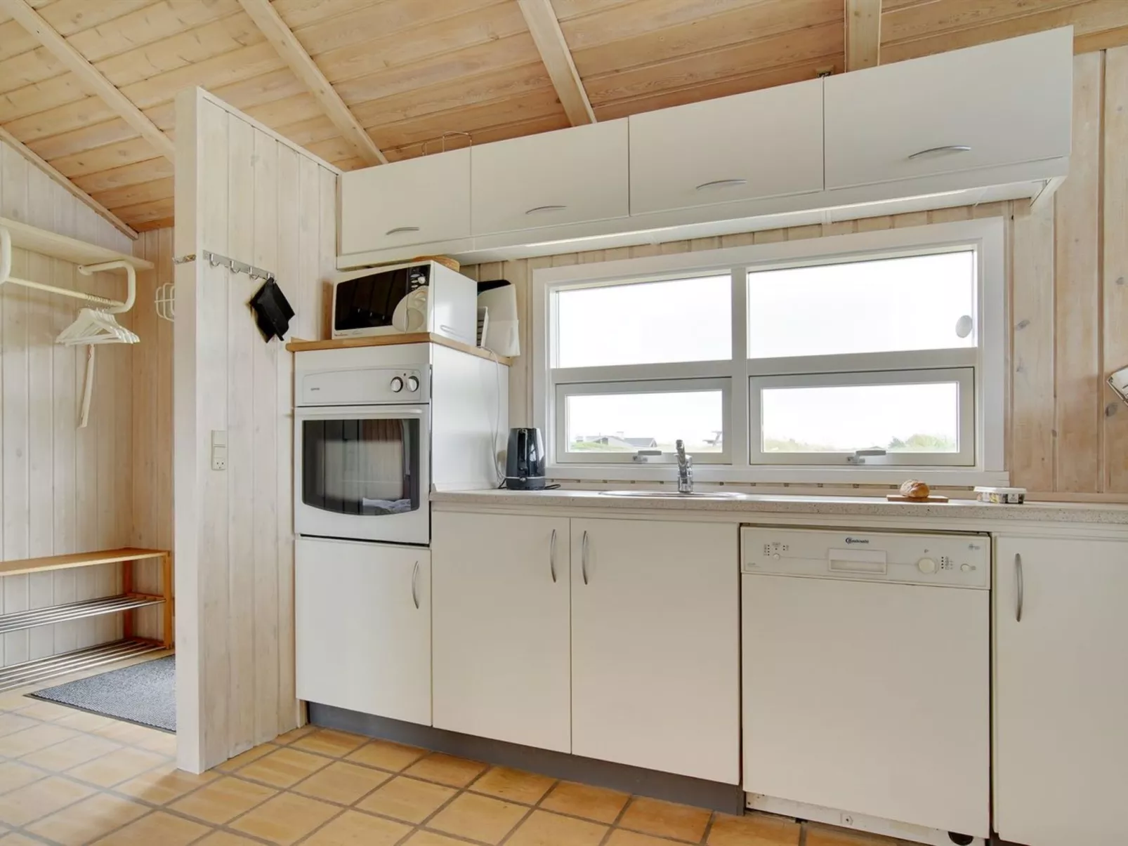 "Viktoria" - 400m from the sea-Binnen