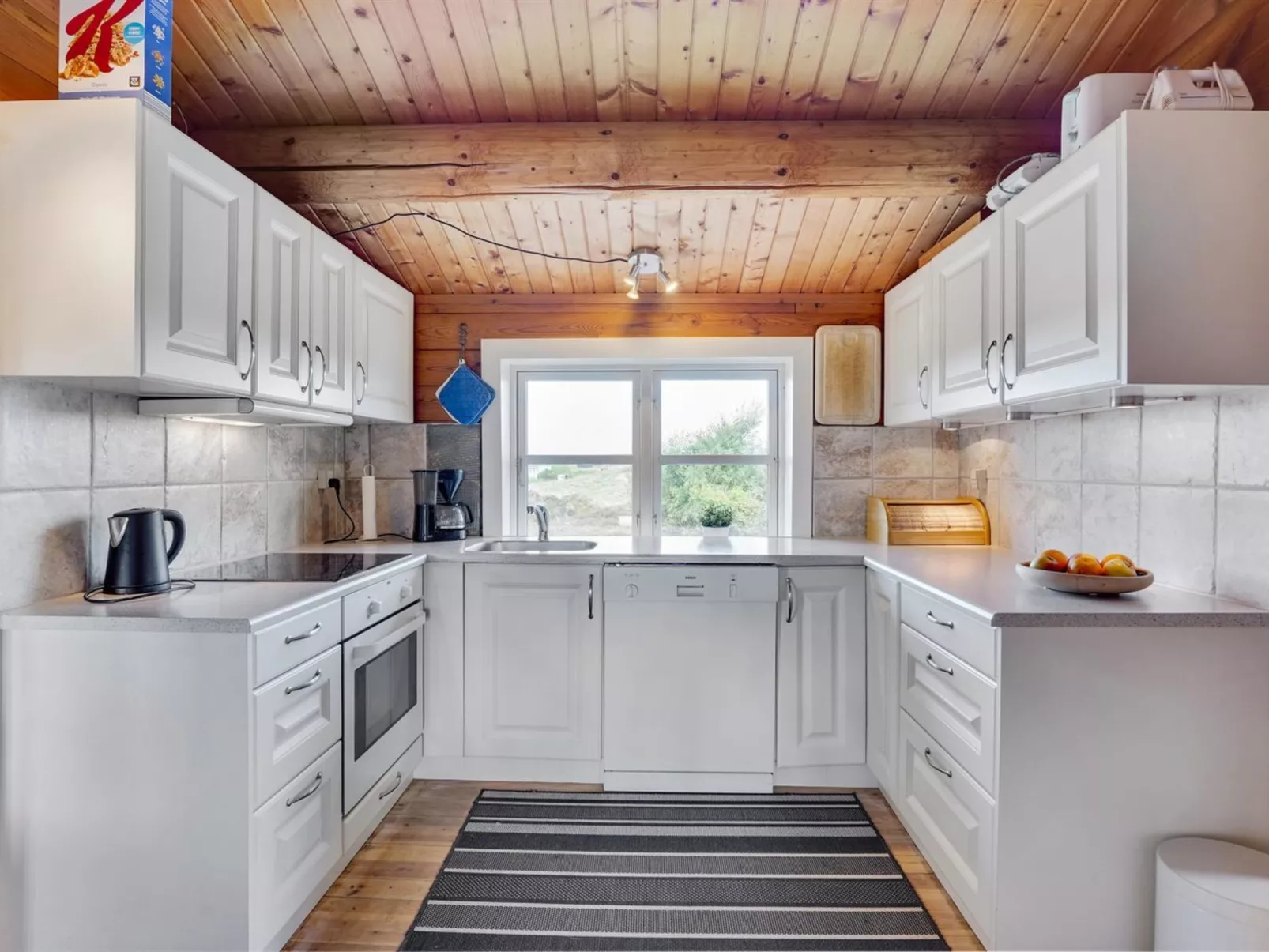 "Anton" - 1.5km from the sea-Binnen