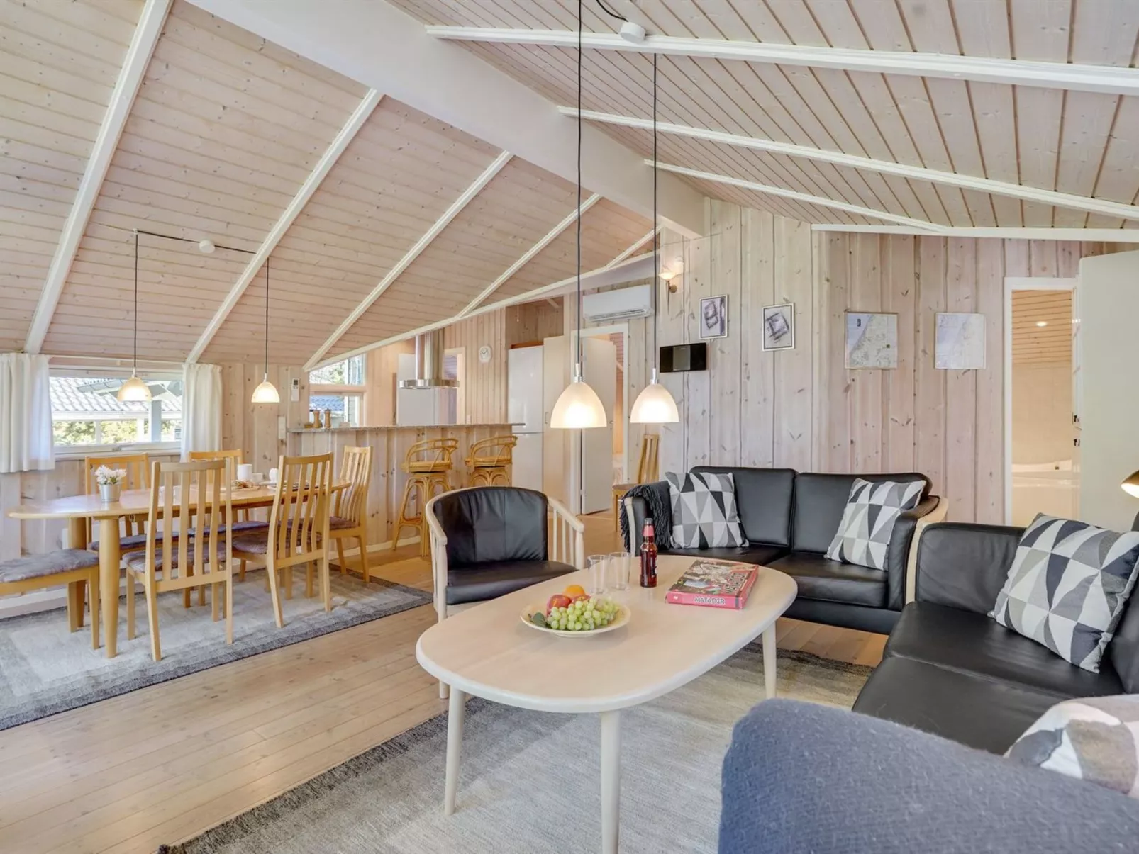 "Saana" - 700m from the sea-Binnen