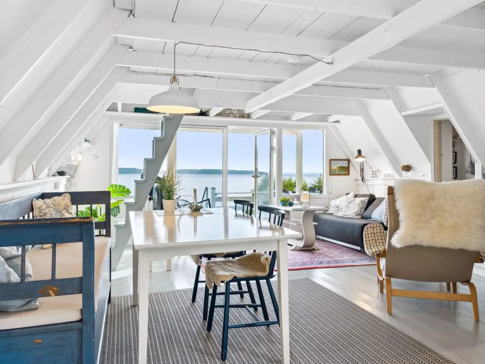 "Fifi" - 10m to the fjord-Binnen