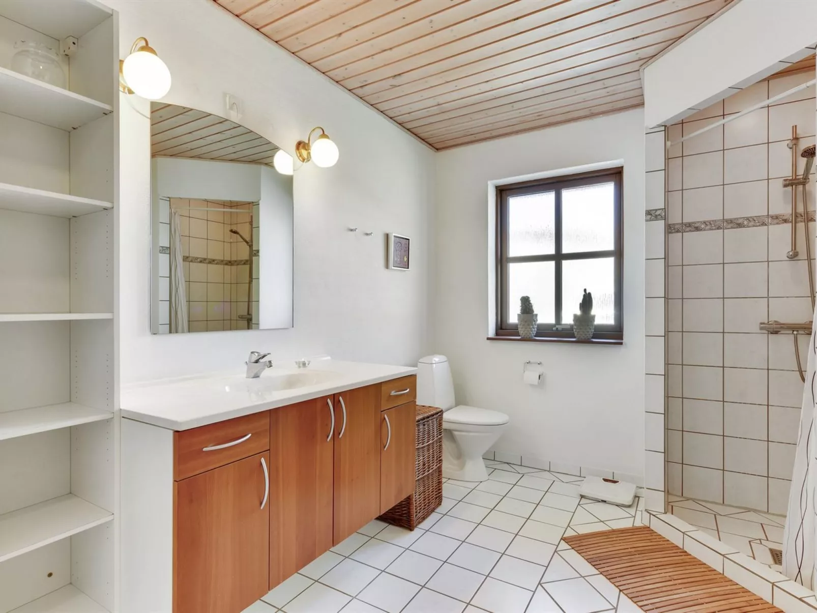 "Ottmar" -  from the sea-Binnen