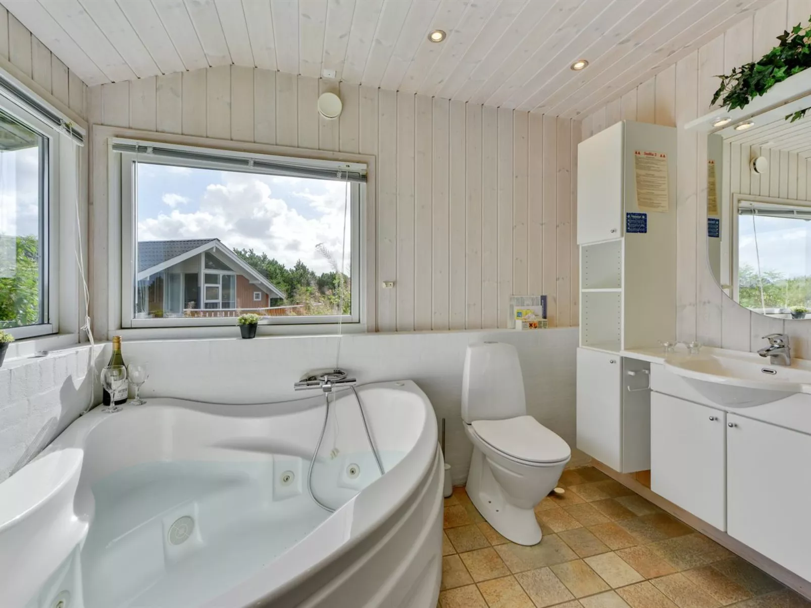 "Electra" - 500m to the fjord-Binnen