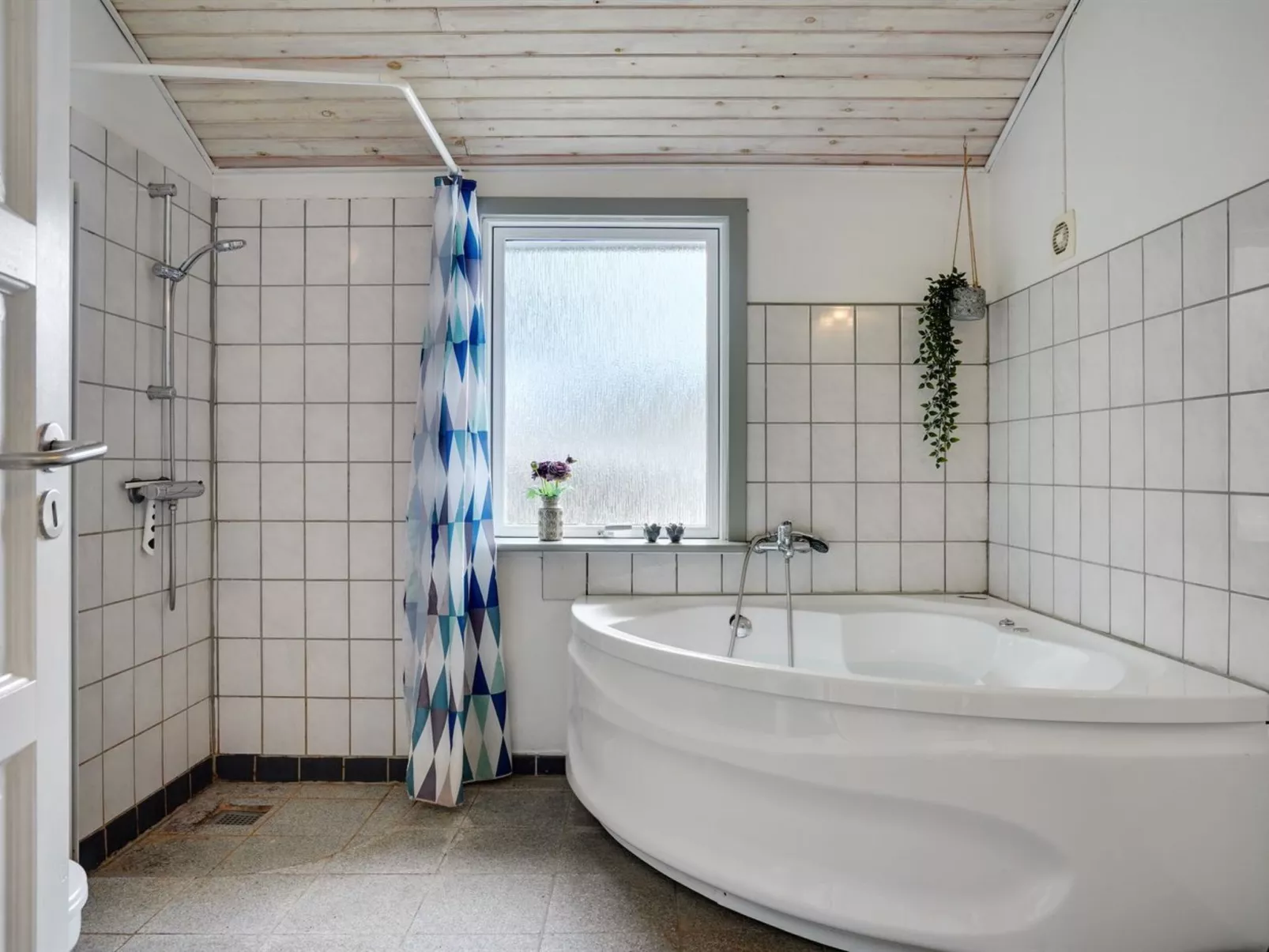 "Aiden" - 300m from the sea-Binnen