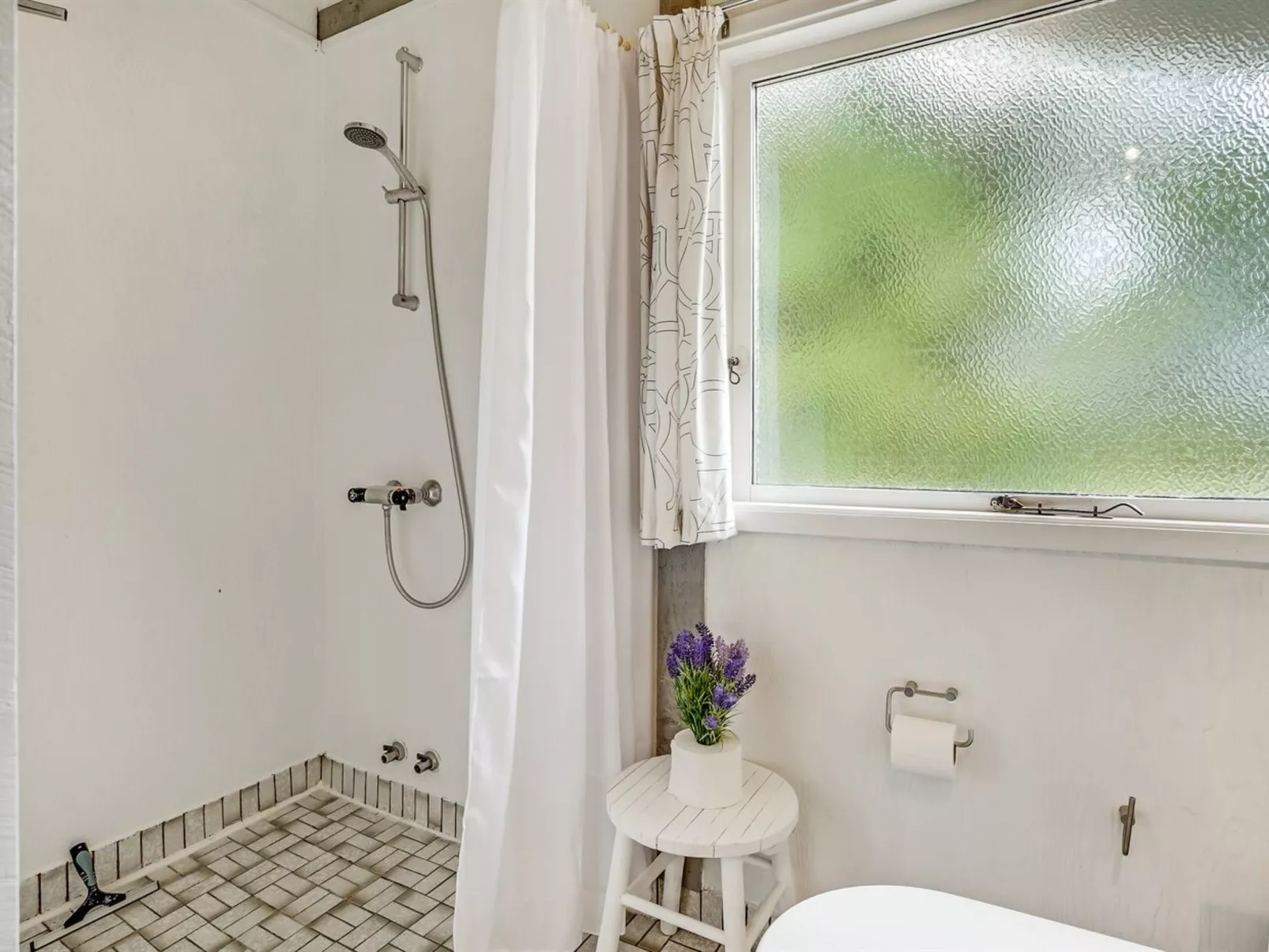 "Eivy" - 1km from the sea-Binnen