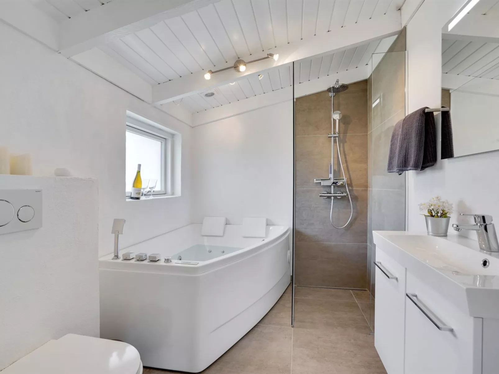 "Bia" - 250m from the sea-Binnen