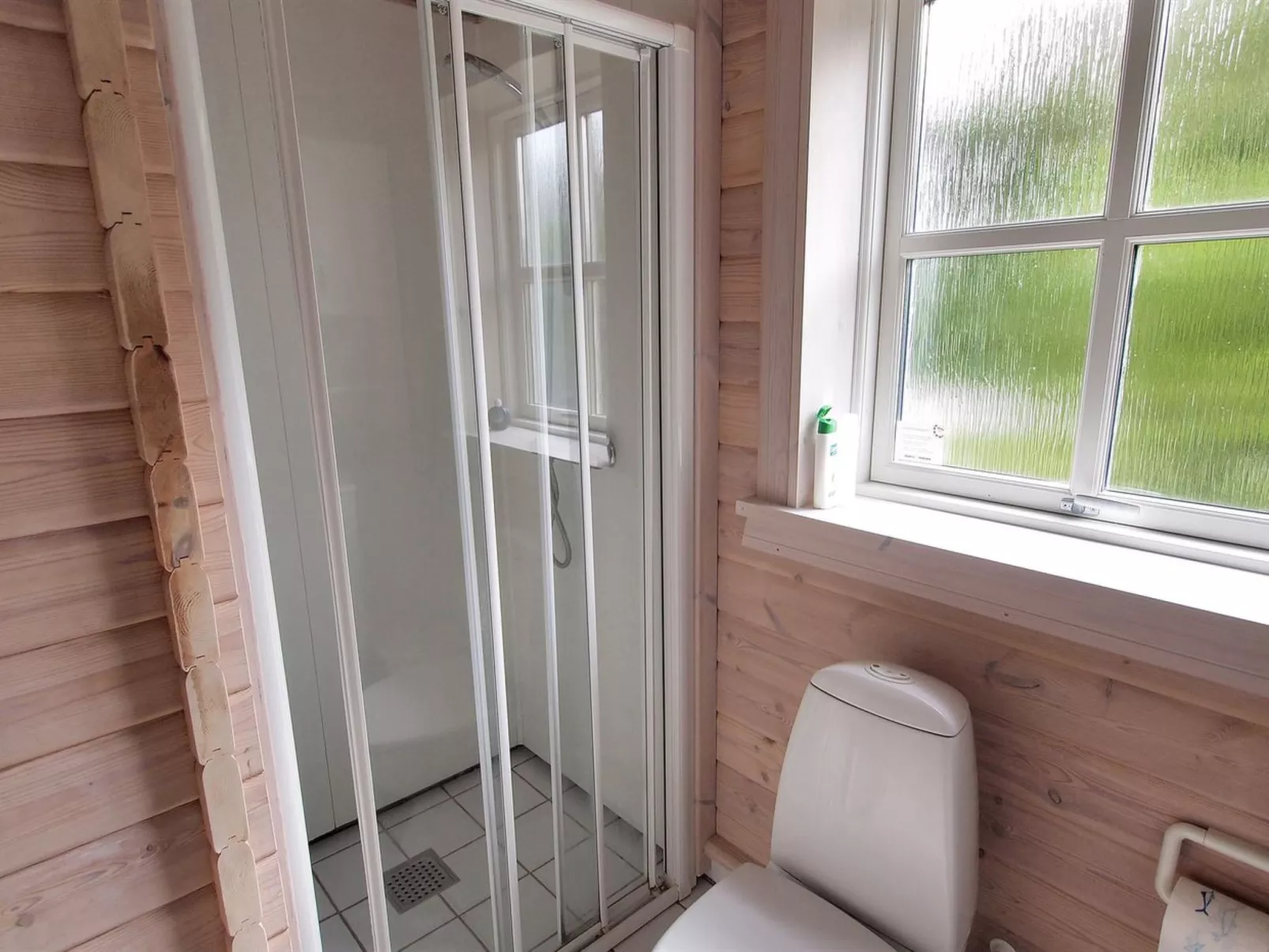 "Lilian" - 600m from the sea-Binnen