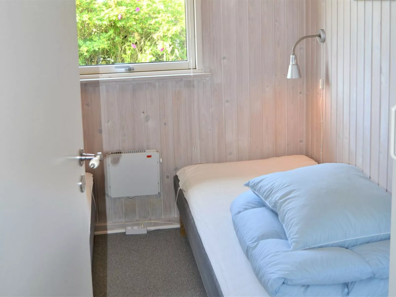 "Kustaa" - 1km from the sea-Binnen