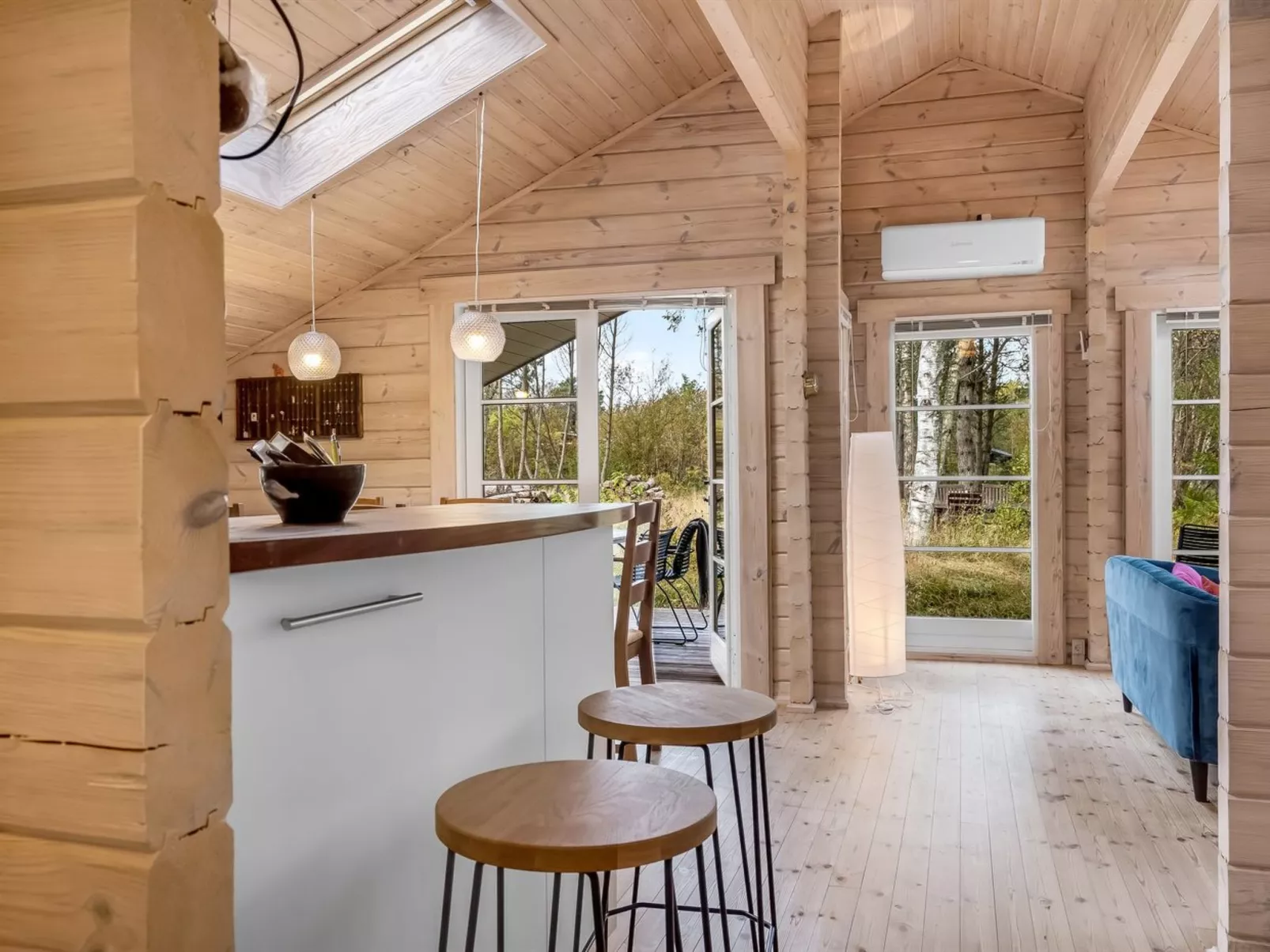 "Tanas" - 2km from the sea-Binnen