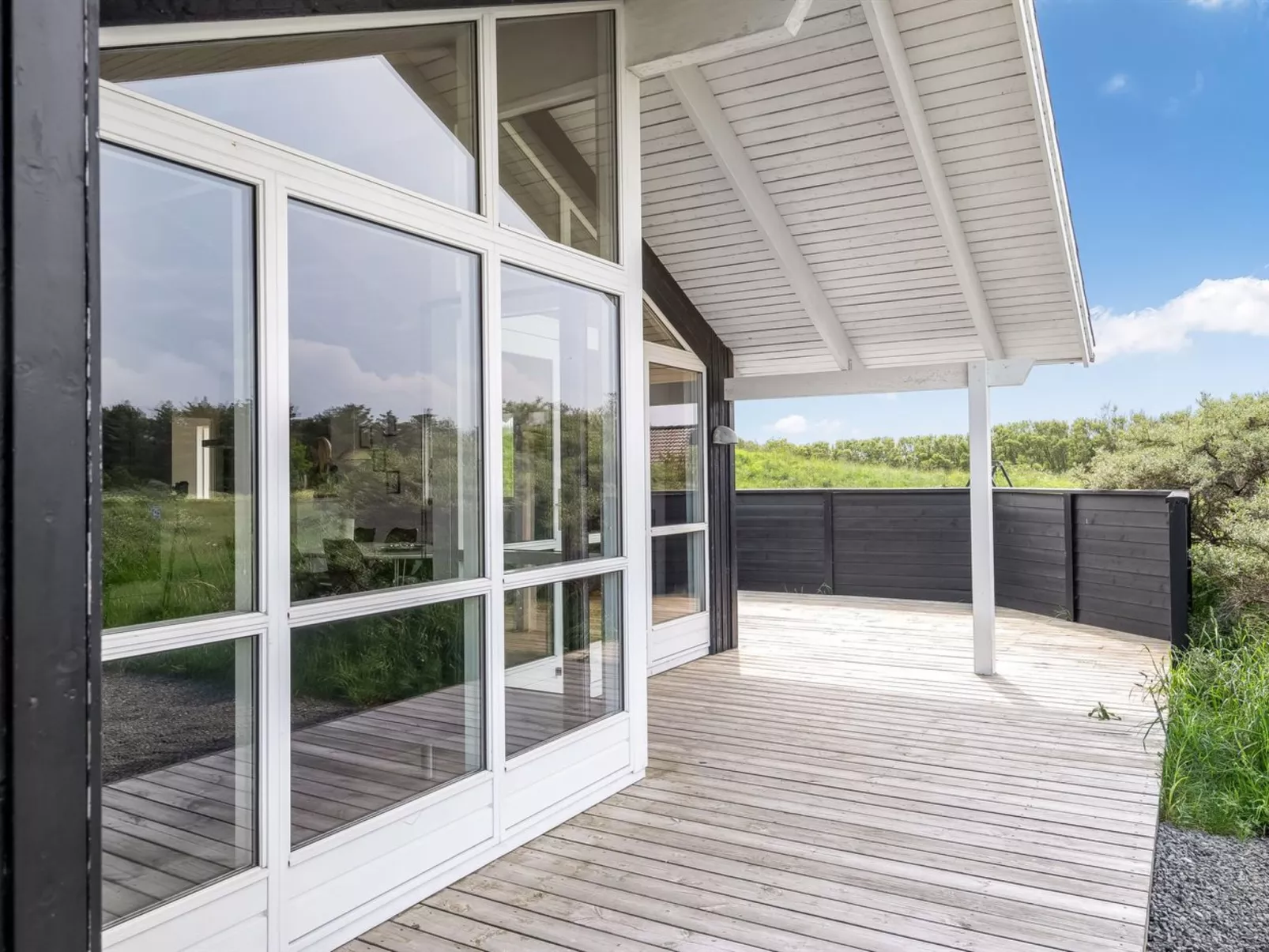 "Frejdis" - 1.1km from the sea-Buiten