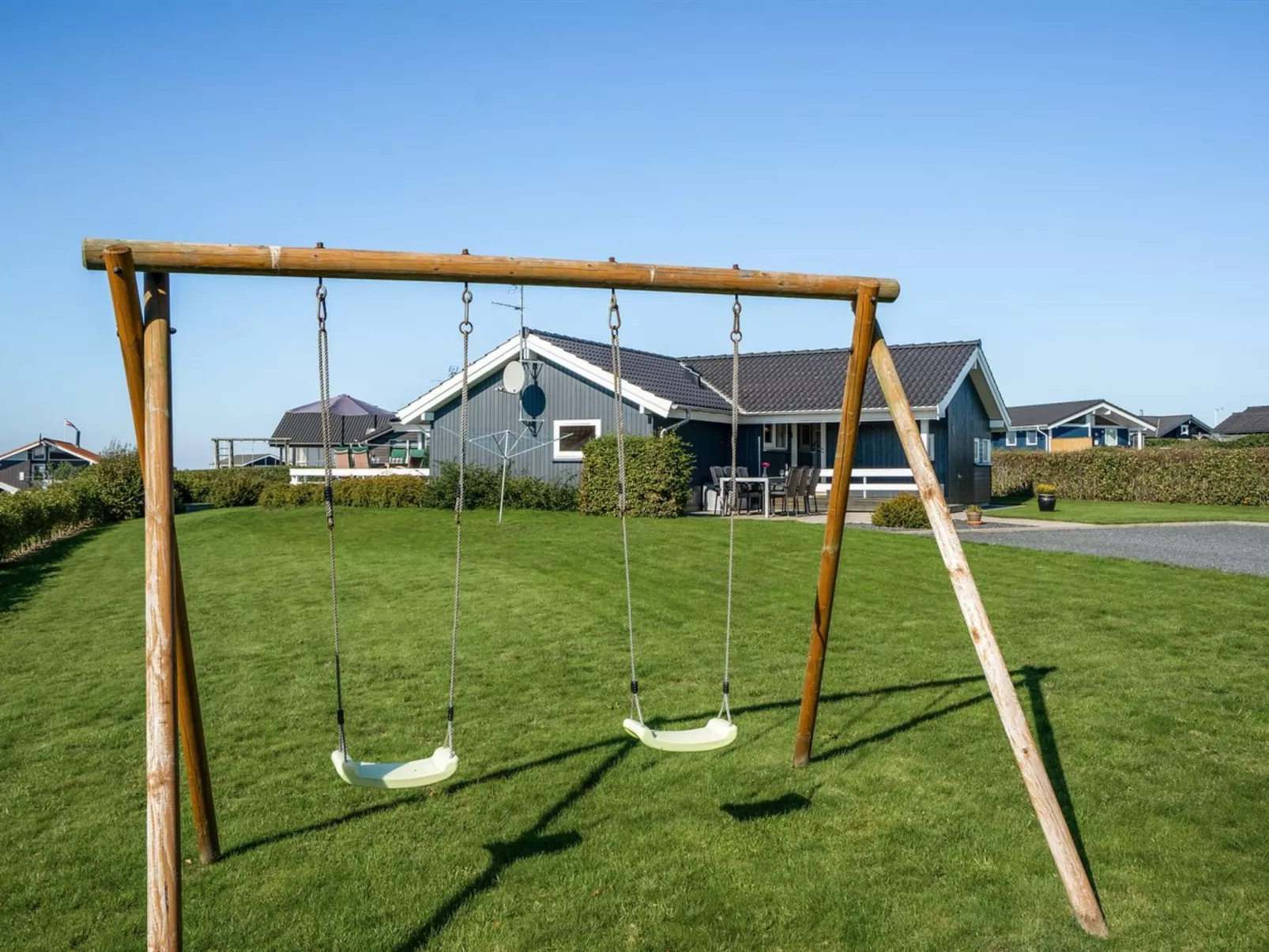 "Brynjolf" - 350m to the fjord-Buiten