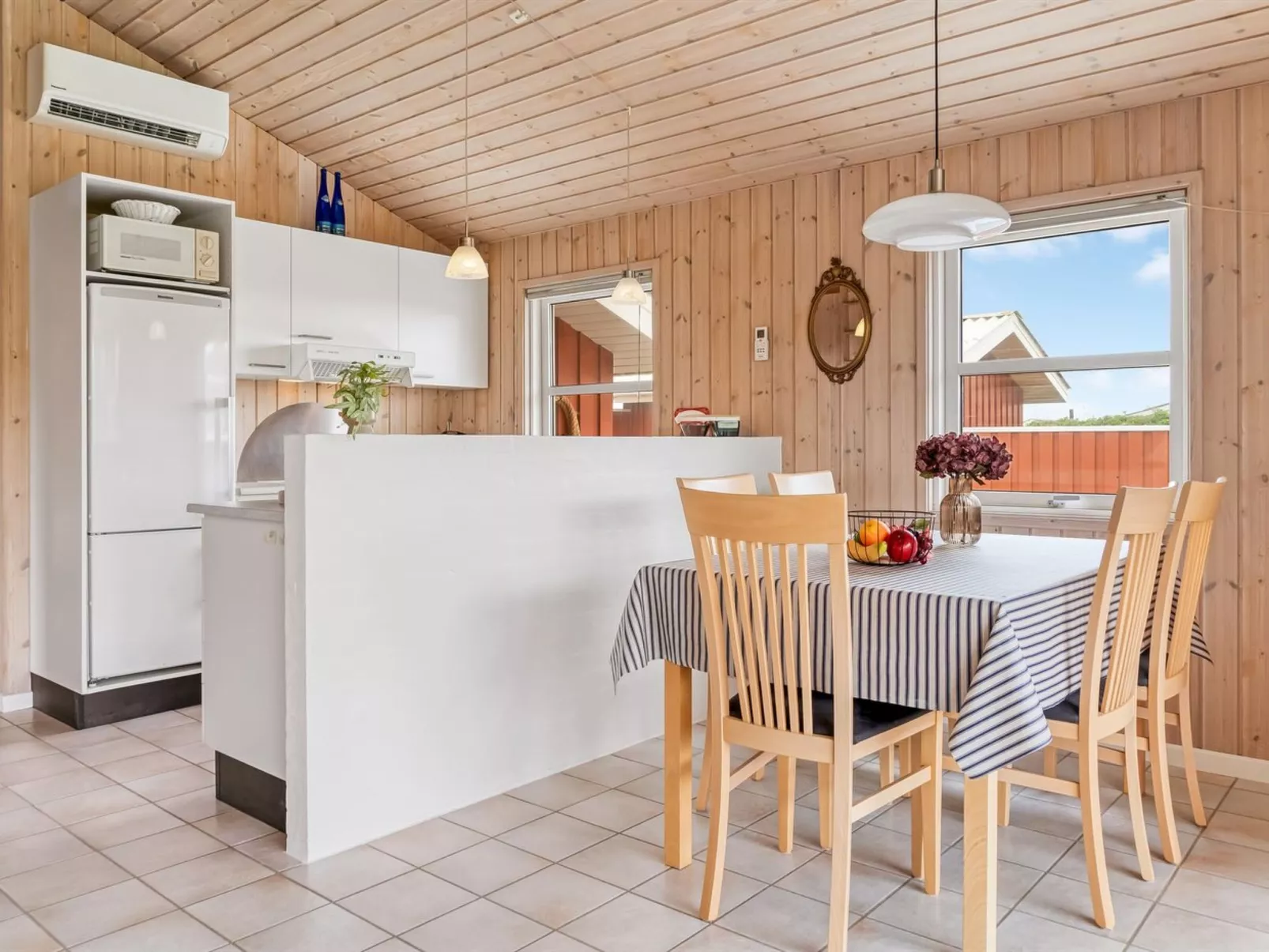 "Dolma" - 75m from the sea-Binnen