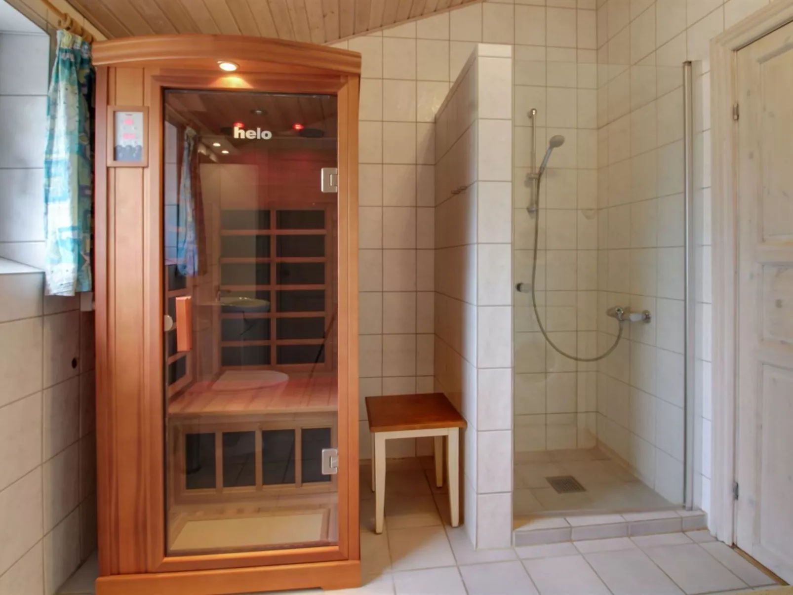 "Elsy" - 2.6km from the sea-Binnen