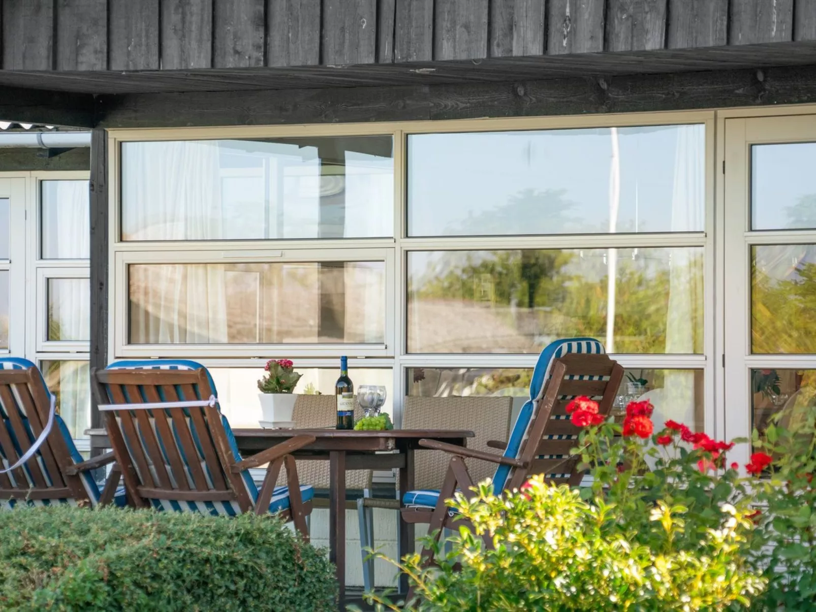 "Evald" - 200m from the sea-Buiten