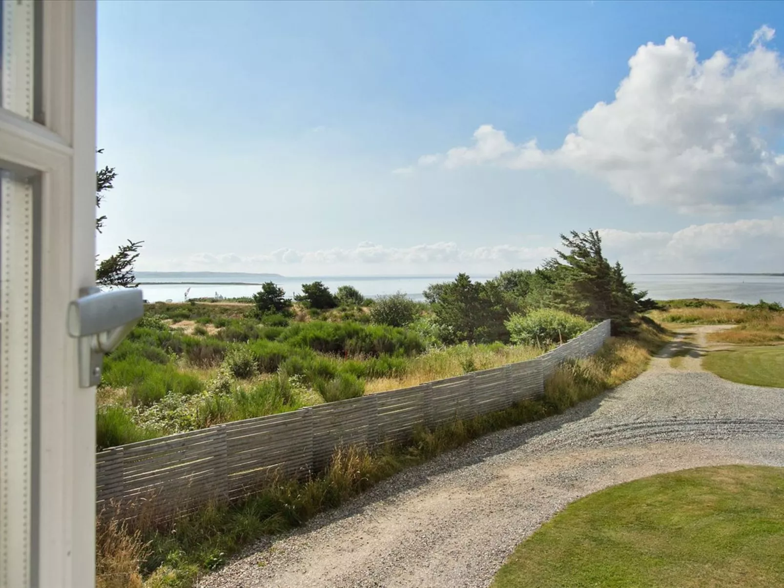 "Hubertine" - 100m to the fjord-Buiten