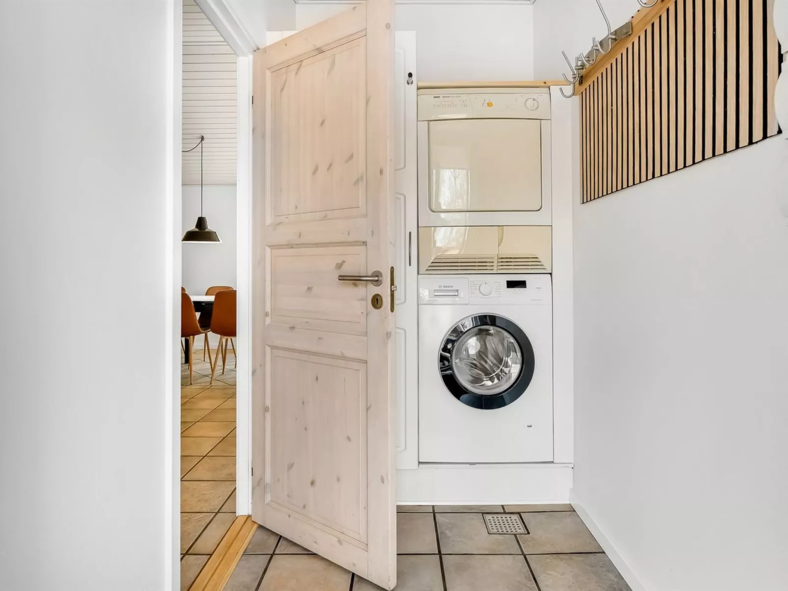 "Alfrida" - 1.5km from the sea-Binnen