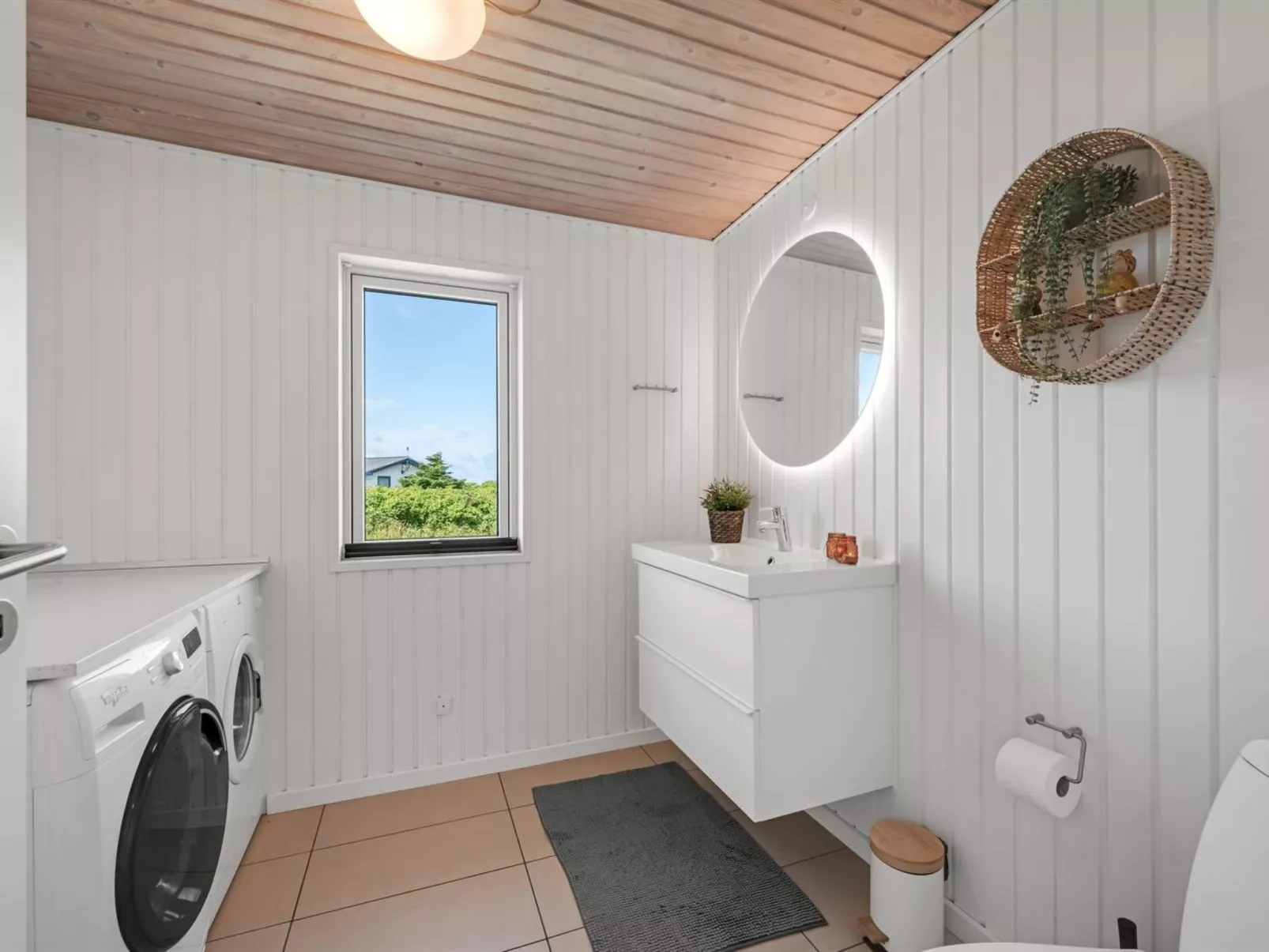 "Talia" -  from the sea-Binnen