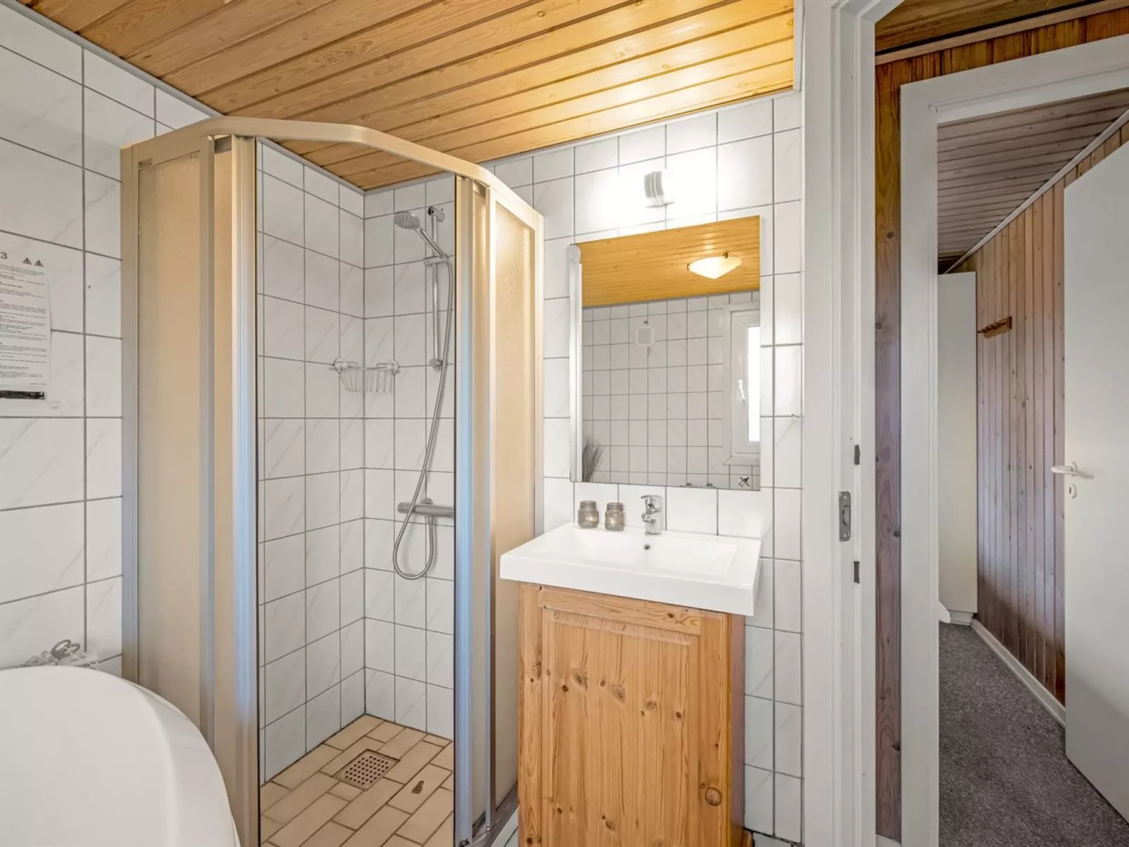 "Lambe" -  from the sea-Binnen