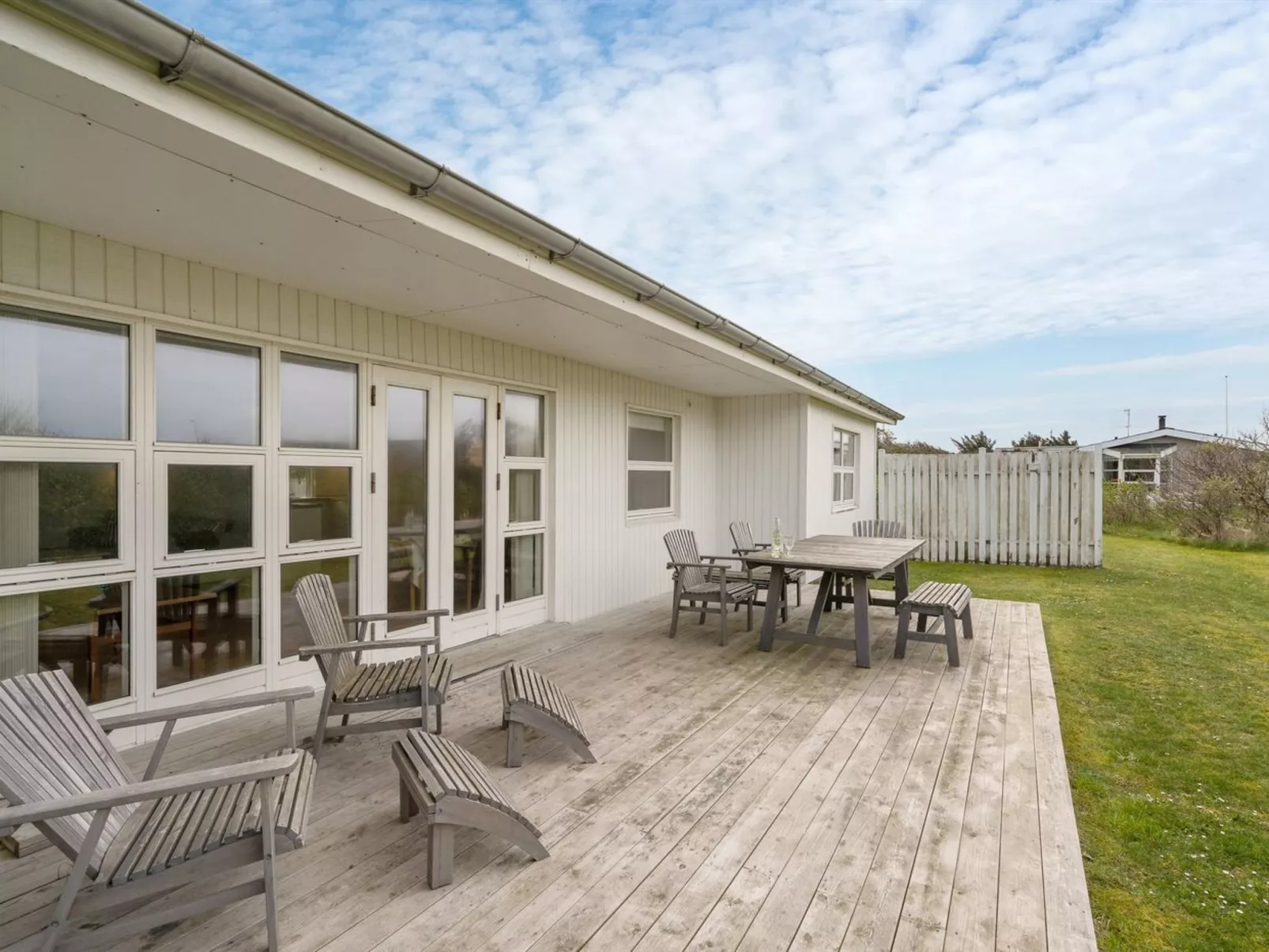 "Vilja" - 150m from the sea-Buiten