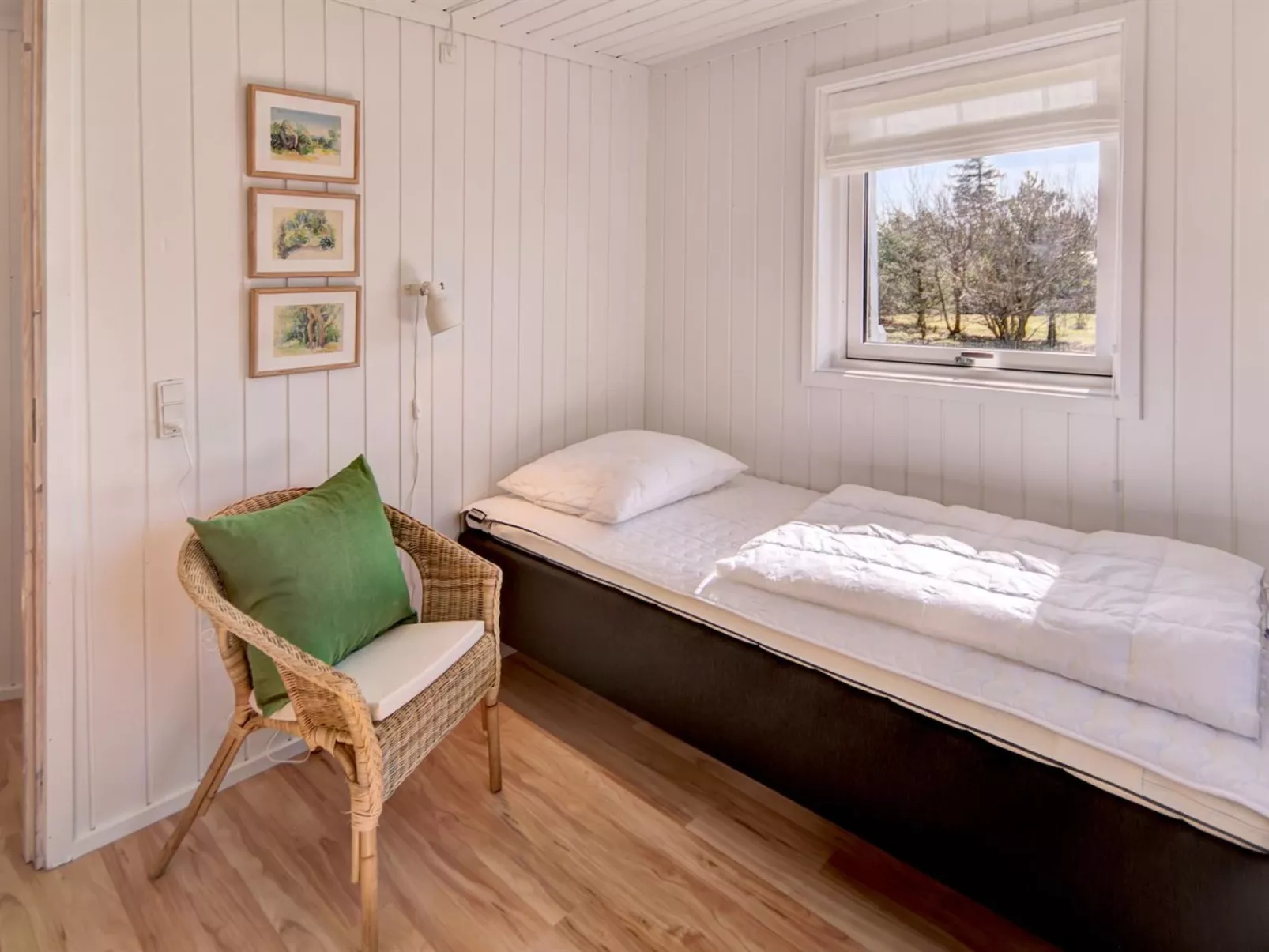 "Bylgja" - 1.7km from the sea-Binnen