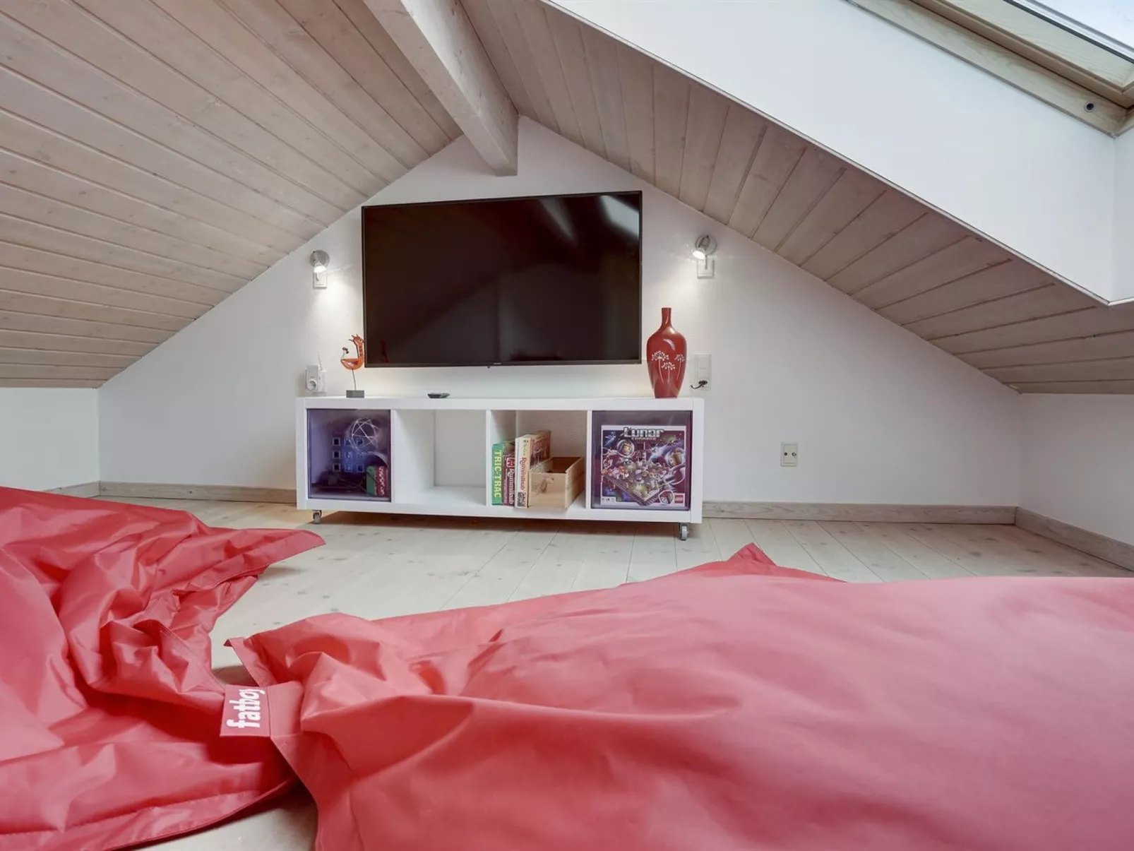 "Thorwith" - 150m from the sea-Binnen