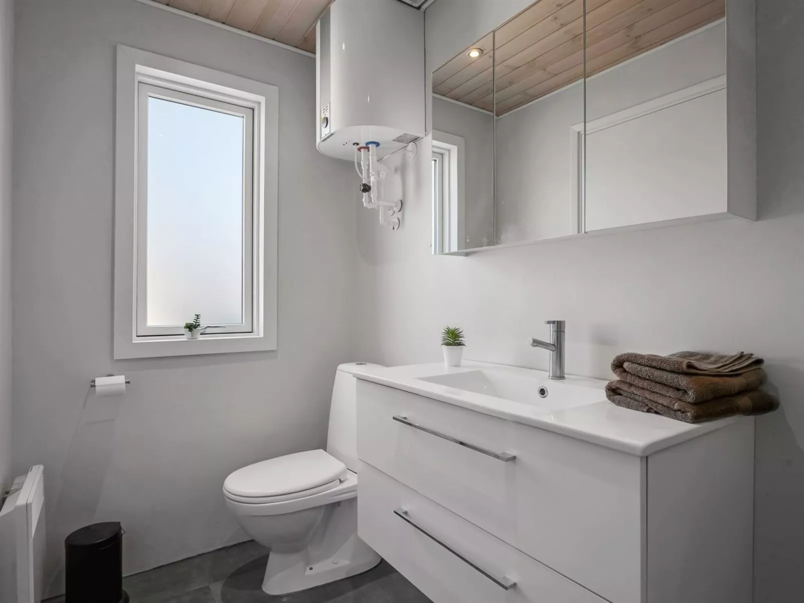 "Clemence" - 900m from the sea-Binnen