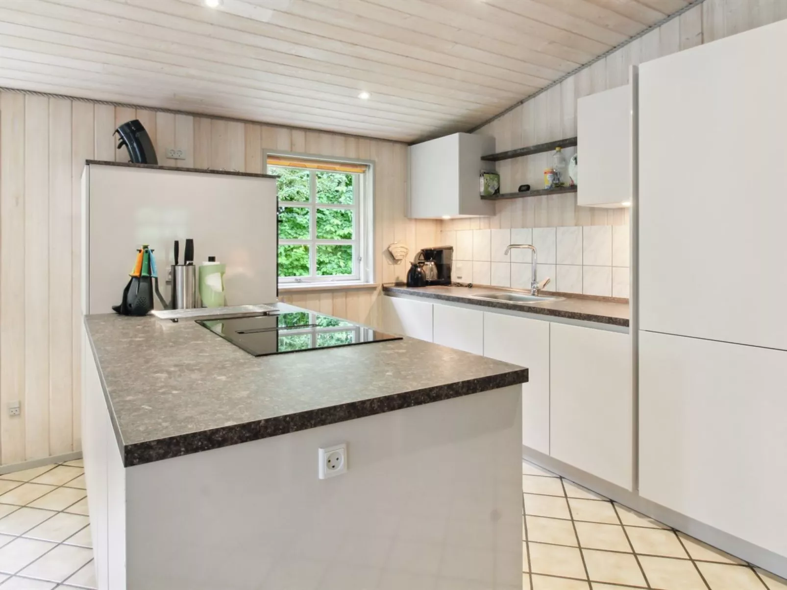 "Joonatan" - 30km from the sea-Binnen