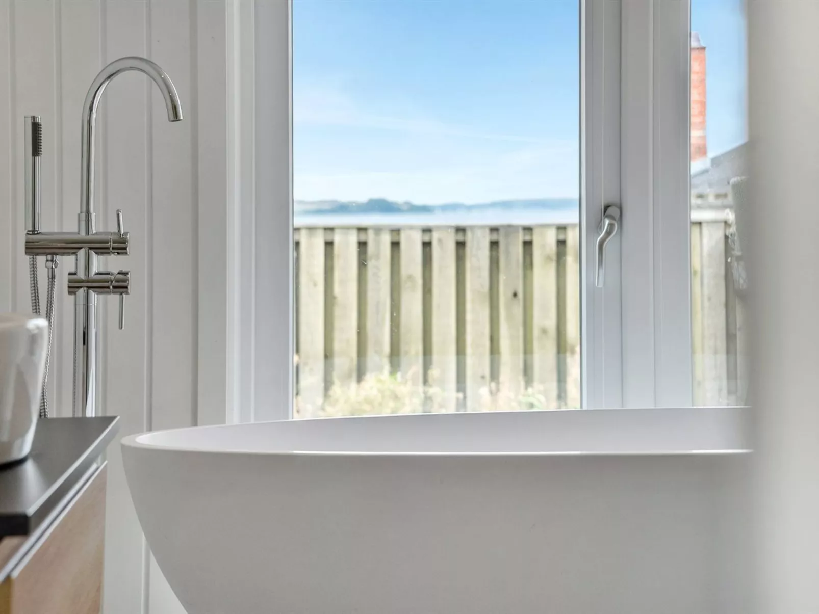 "Elain" -  from the sea-Binnen