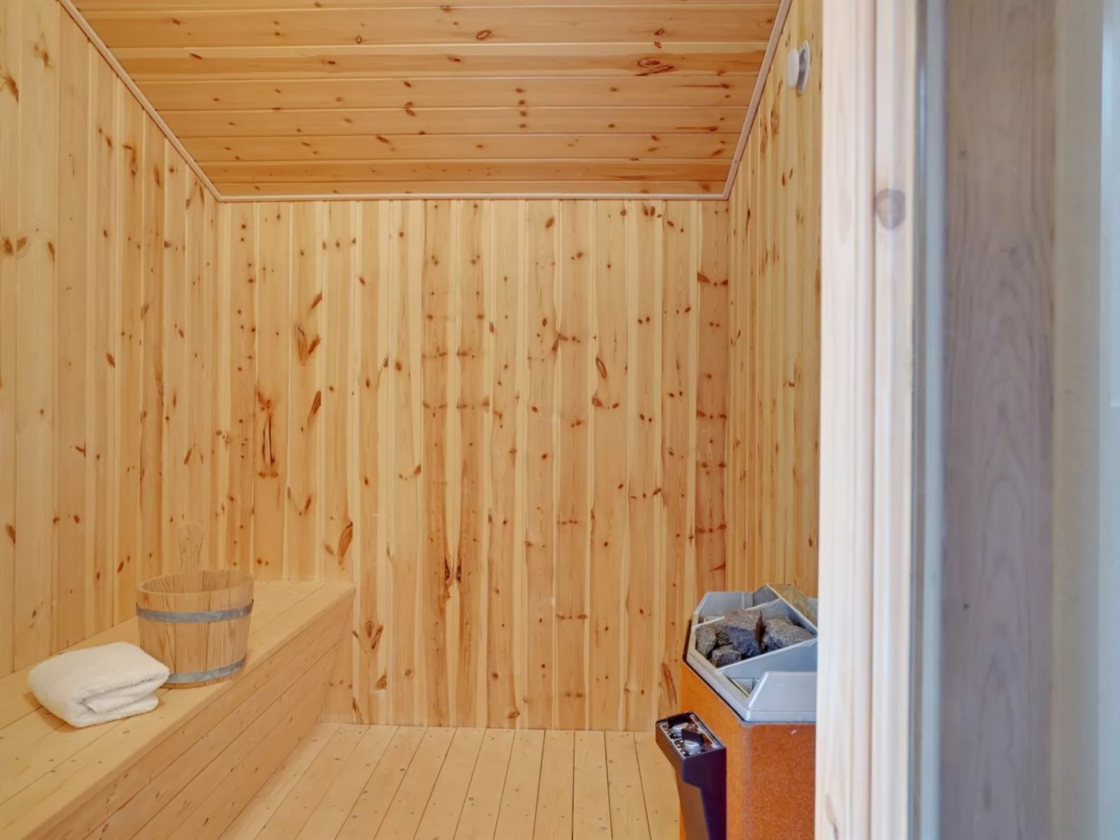 "Frida" - 700m from the sea-Binnen