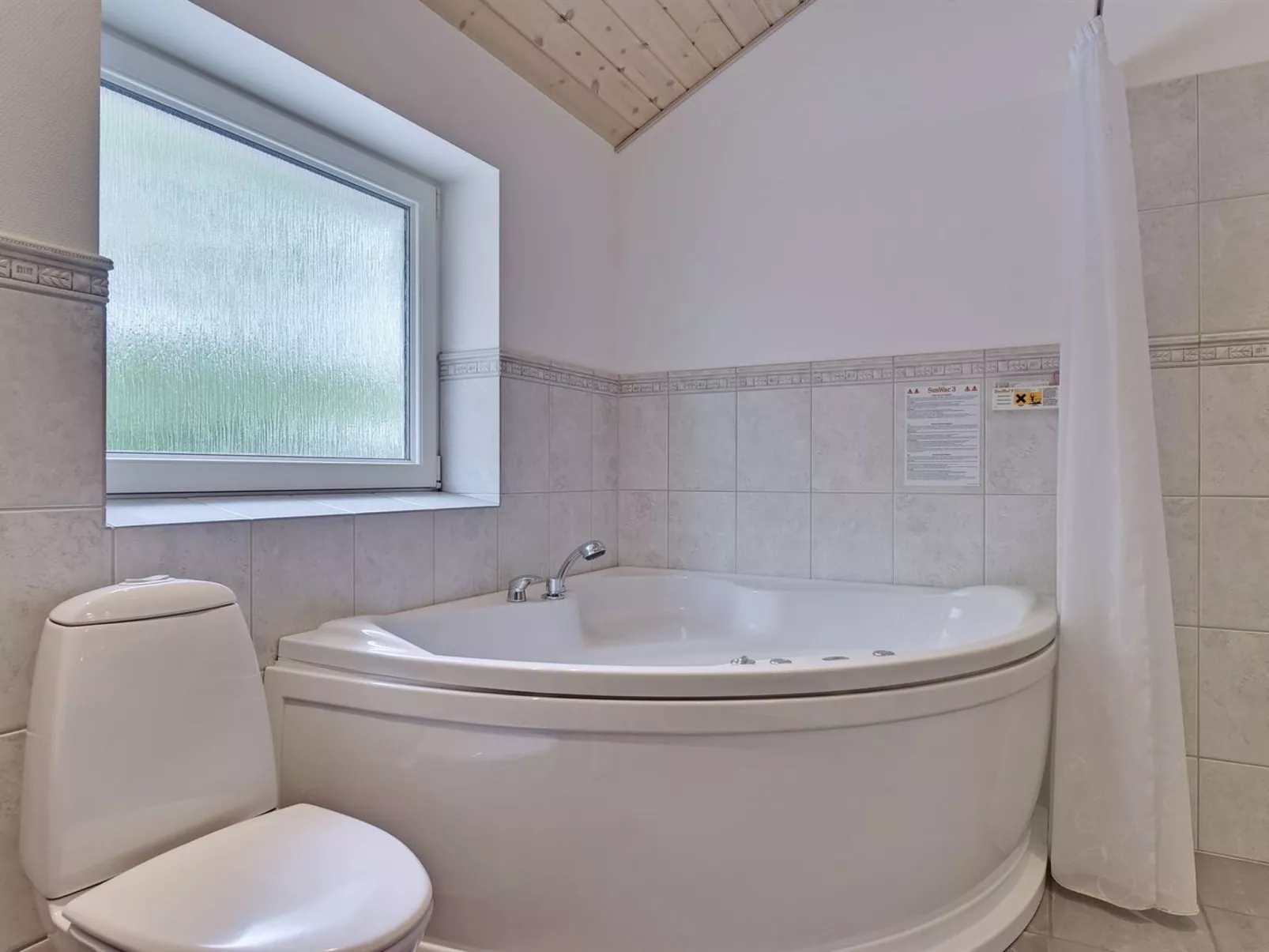 "Gundel" - 400m from the sea-Binnen