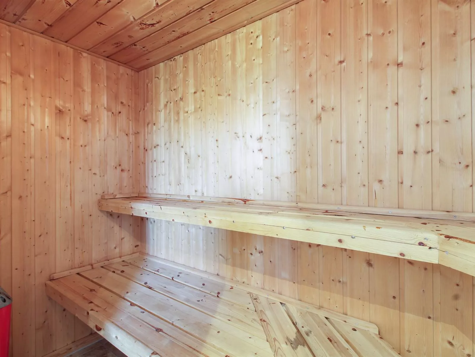 "Herbiorn" - 403m from the sea-Binnen