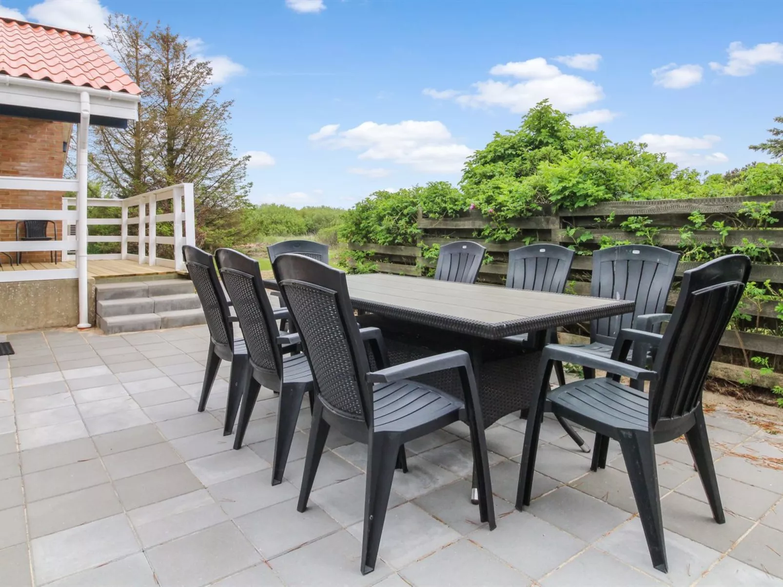 "Svane" - 1.2km from the sea-Buiten