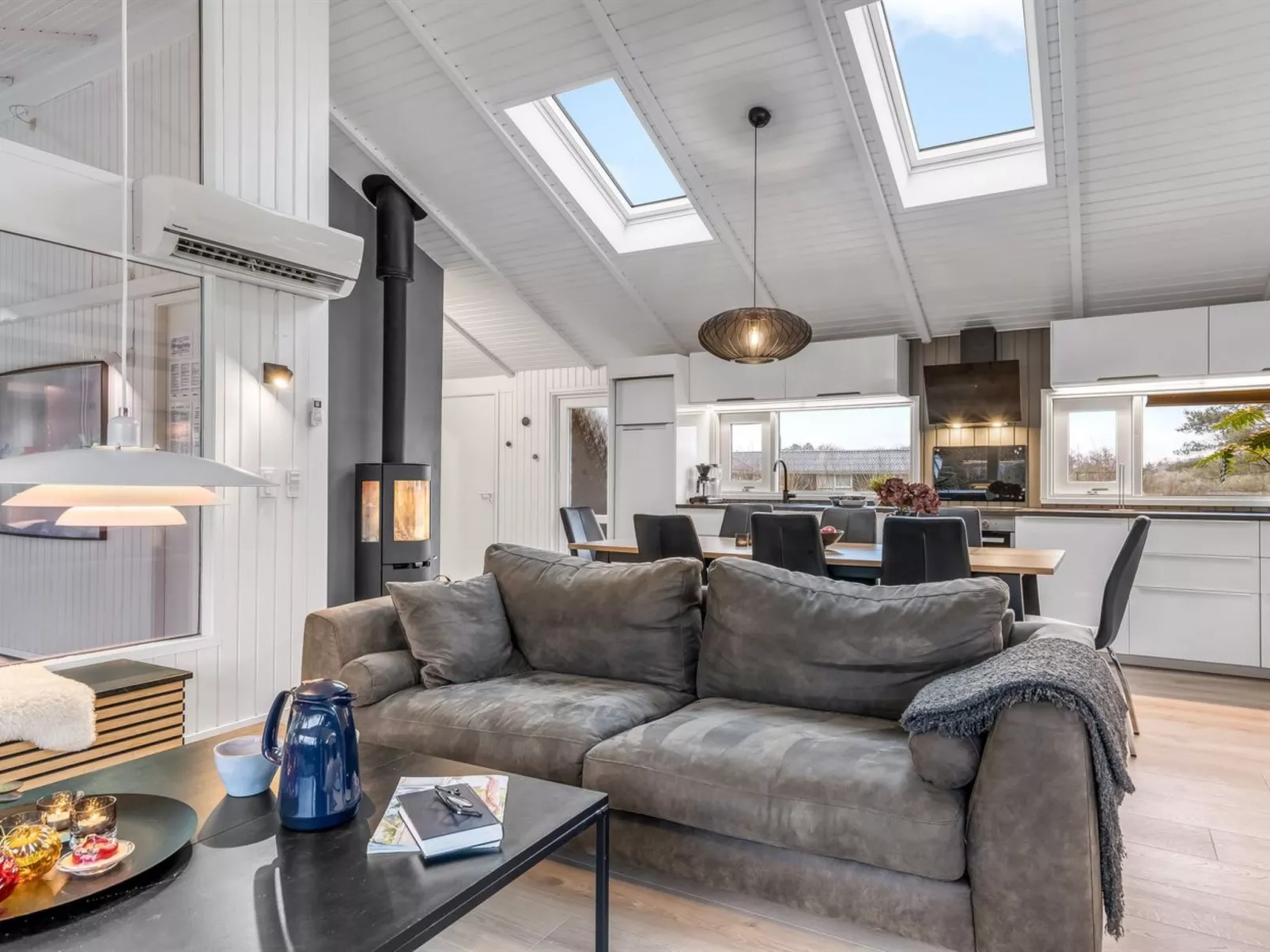 "Blondine" - 940m from the sea-Binnen