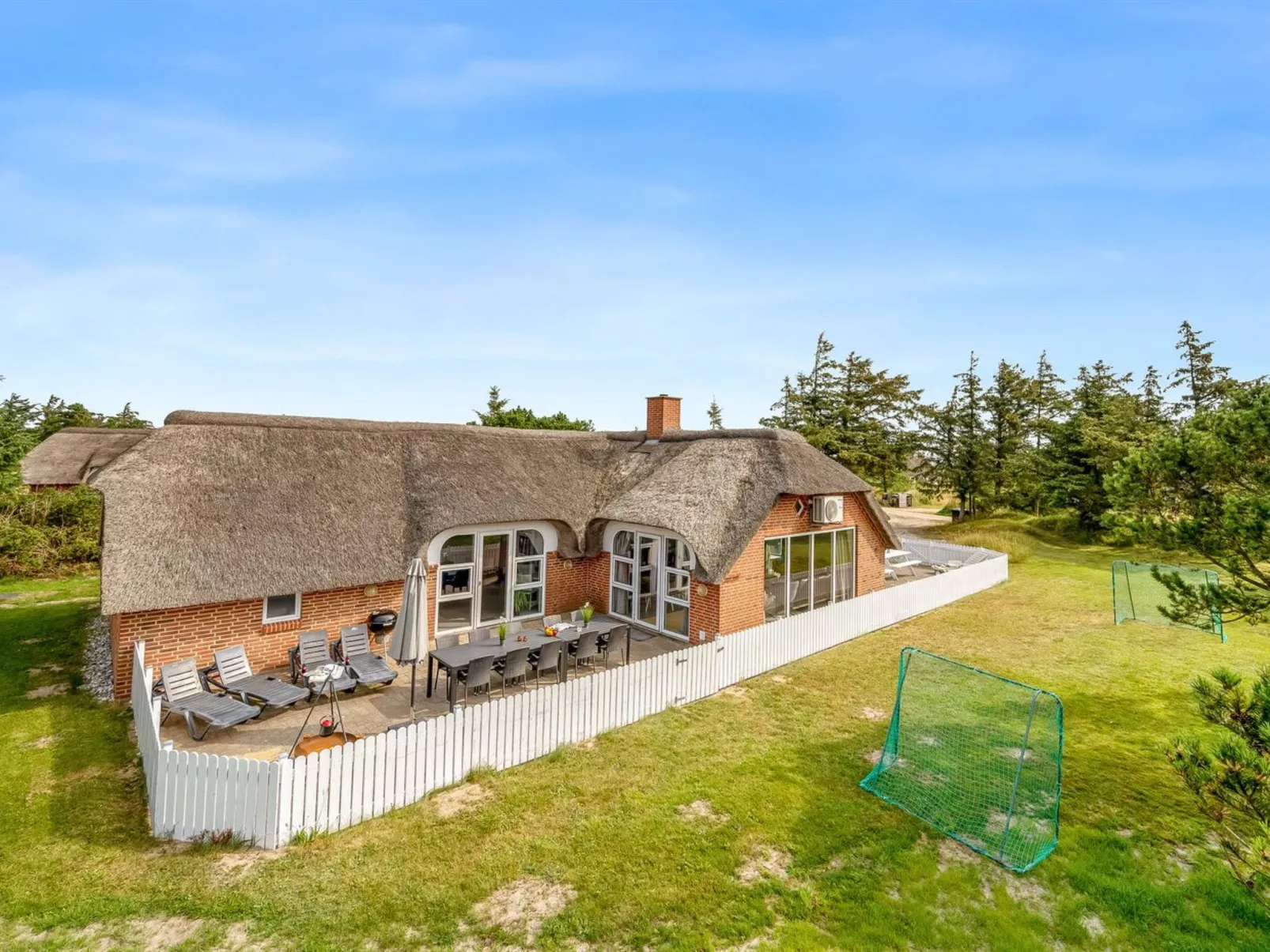 "Severine" -  from the sea-Buiten