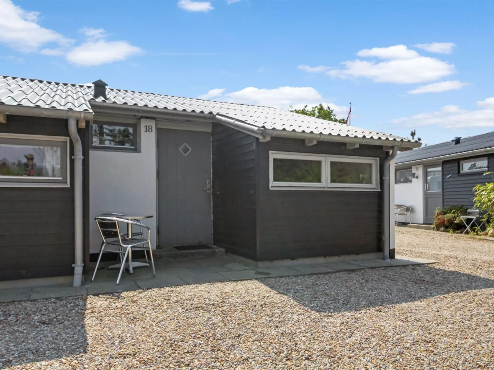 "Genadij" - 1km from the sea-Buiten