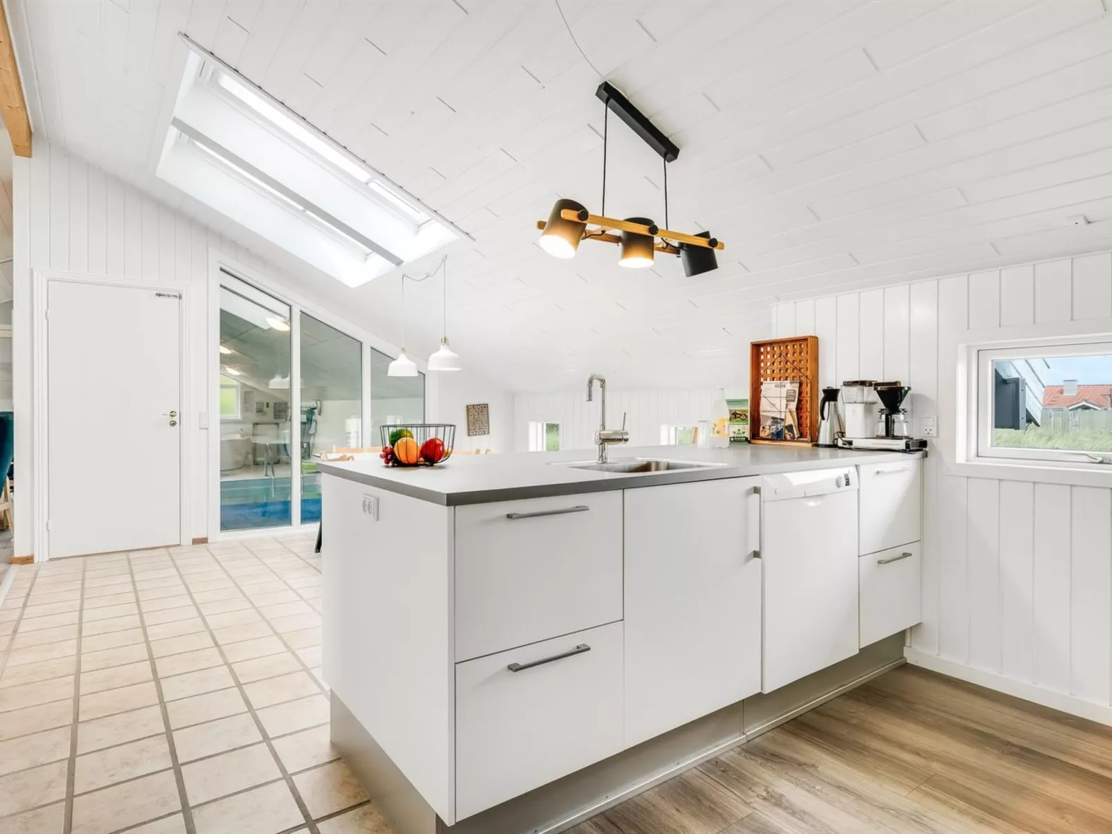 "Luzy" - 600m from the sea-Binnen