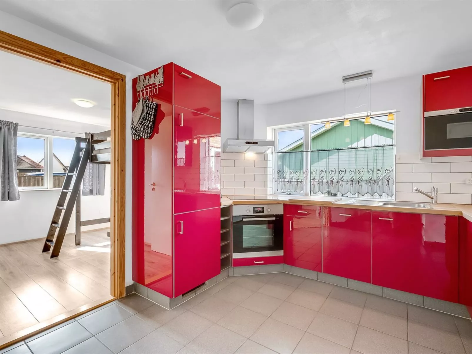 "Heming" - 100m from the sea-Binnen